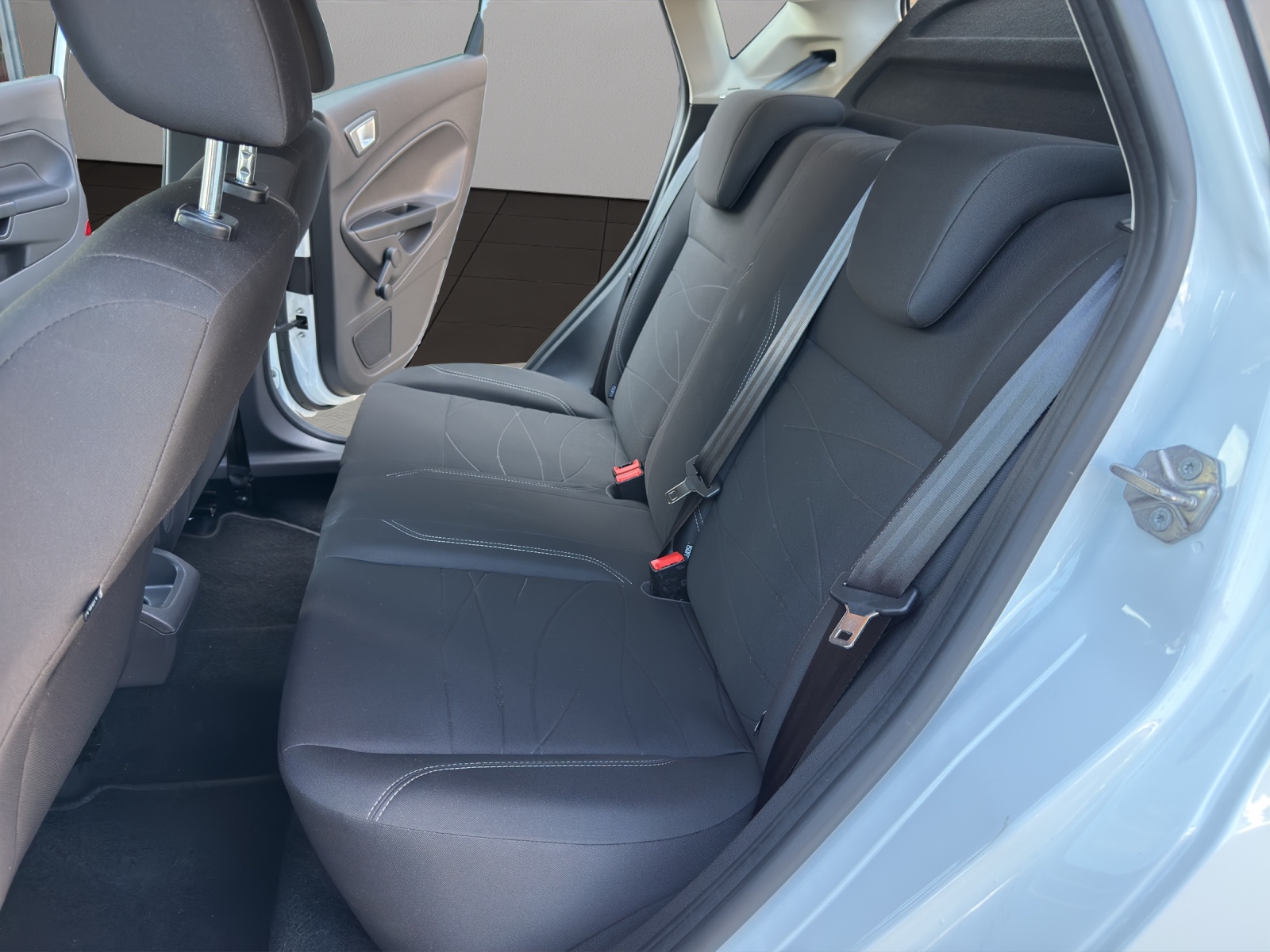 FORD Fiesta 1.0 SCTi Trend-image-12
