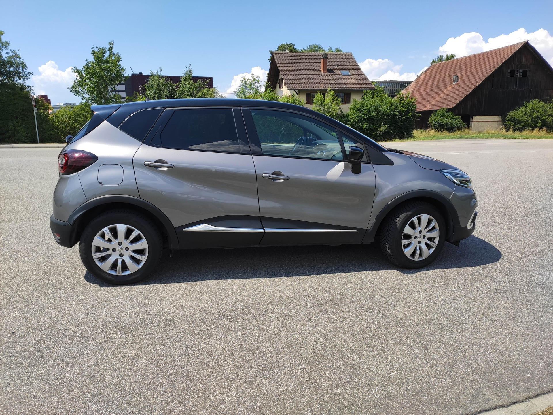 RENAULT Captur 1.2 T 16V Intens EDC-image-2