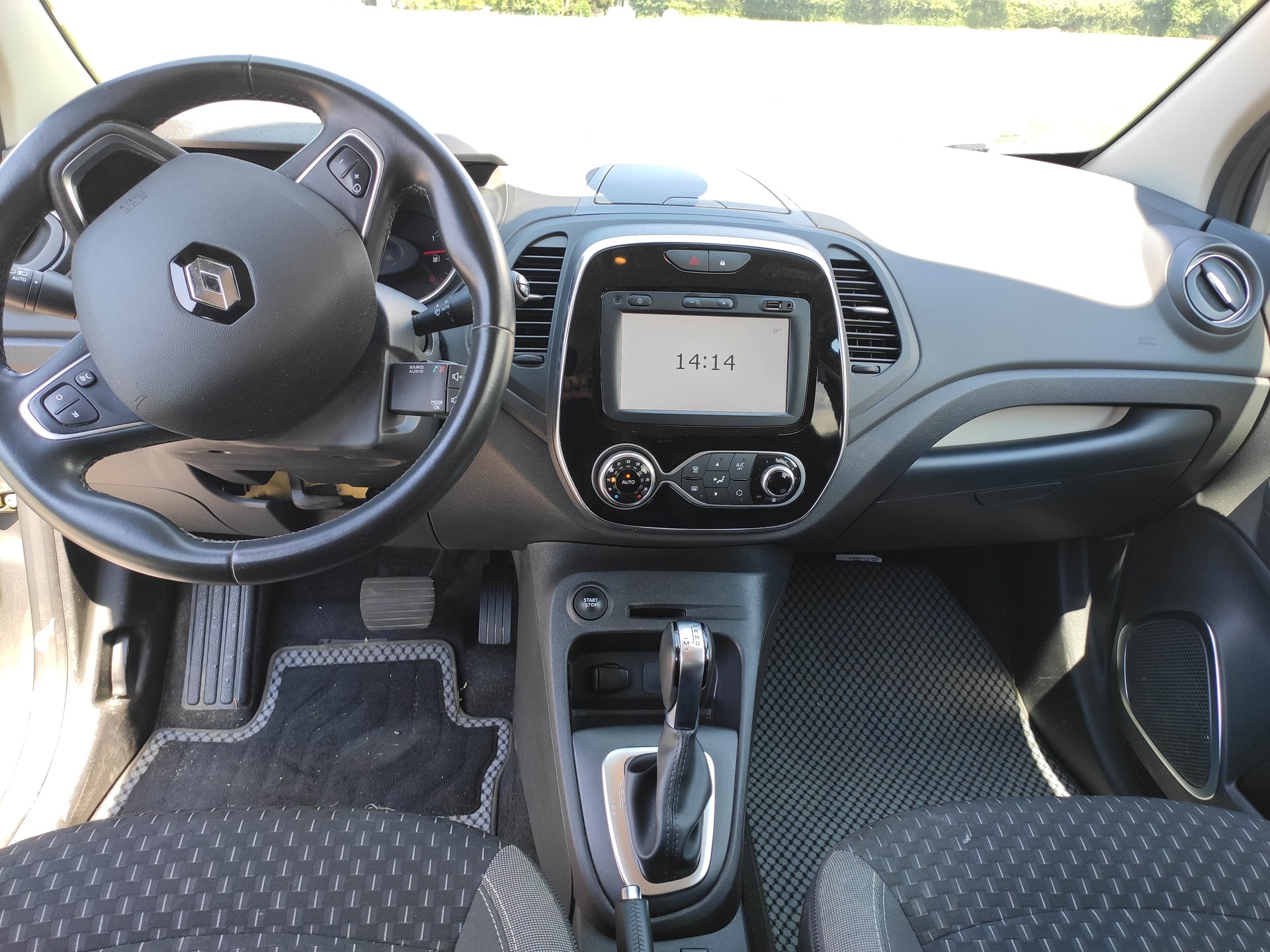 RENAULT Captur 1.2 T 16V Intens EDC-image-11
