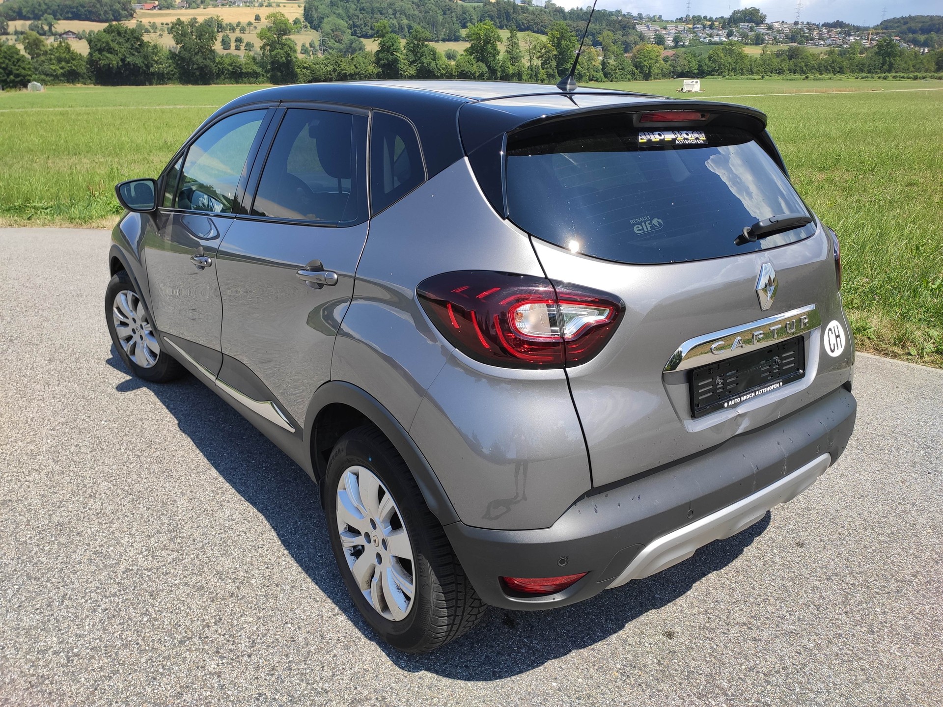 RENAULT Captur 1.2 T 16V Intens EDC-image-5