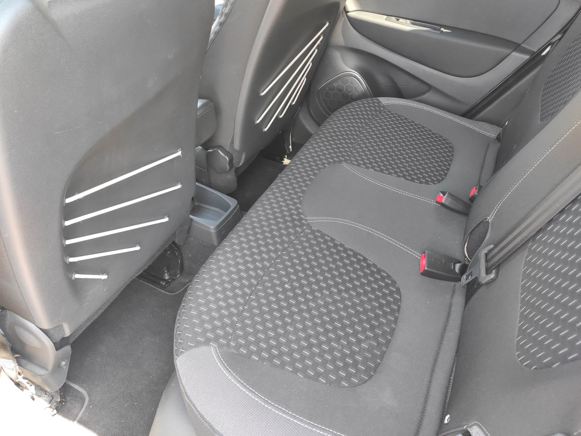 RENAULT Captur 1.2 T 16V Intens EDC-image-9