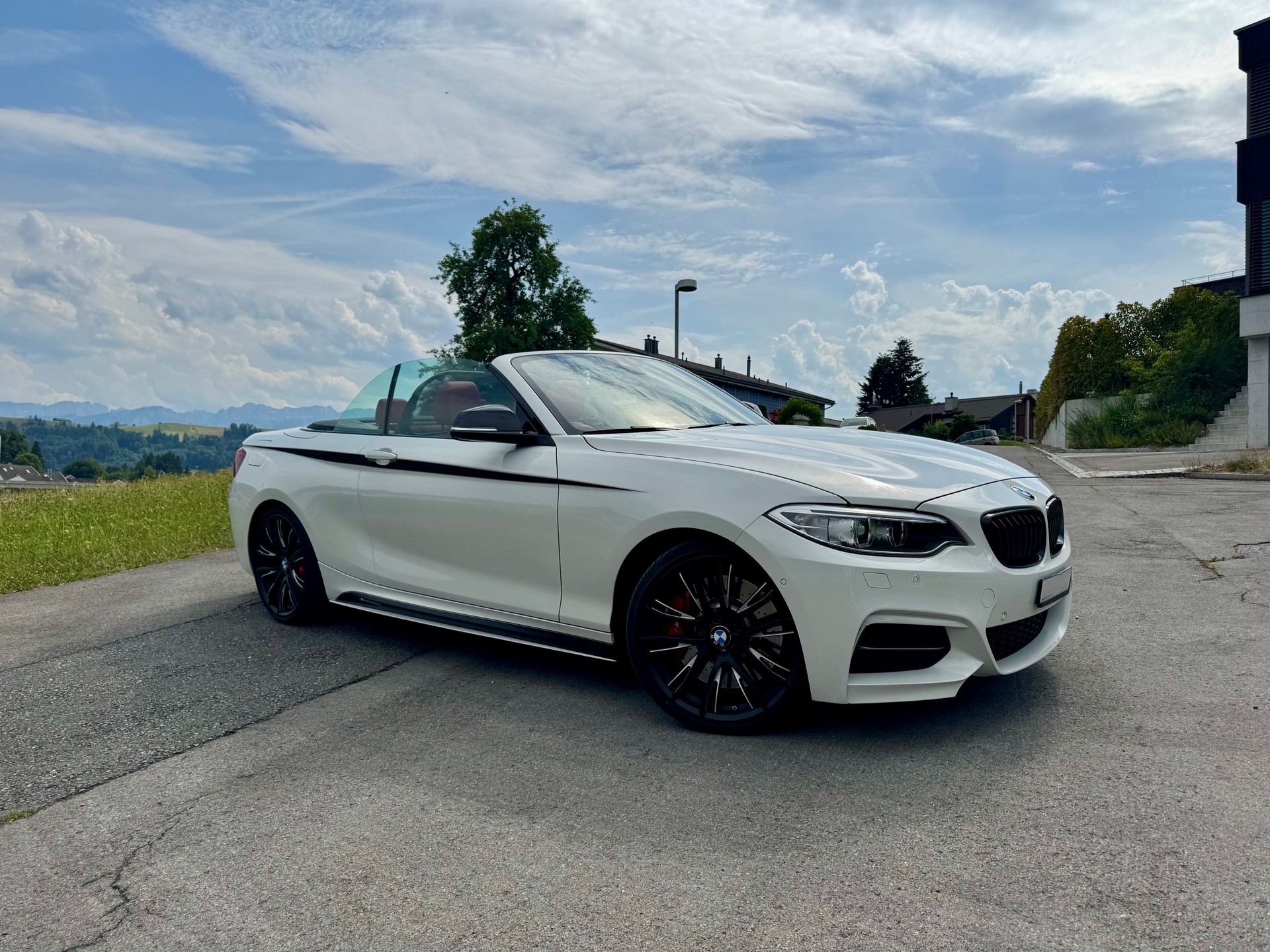 BMW M240i xDrive SAG-image-1