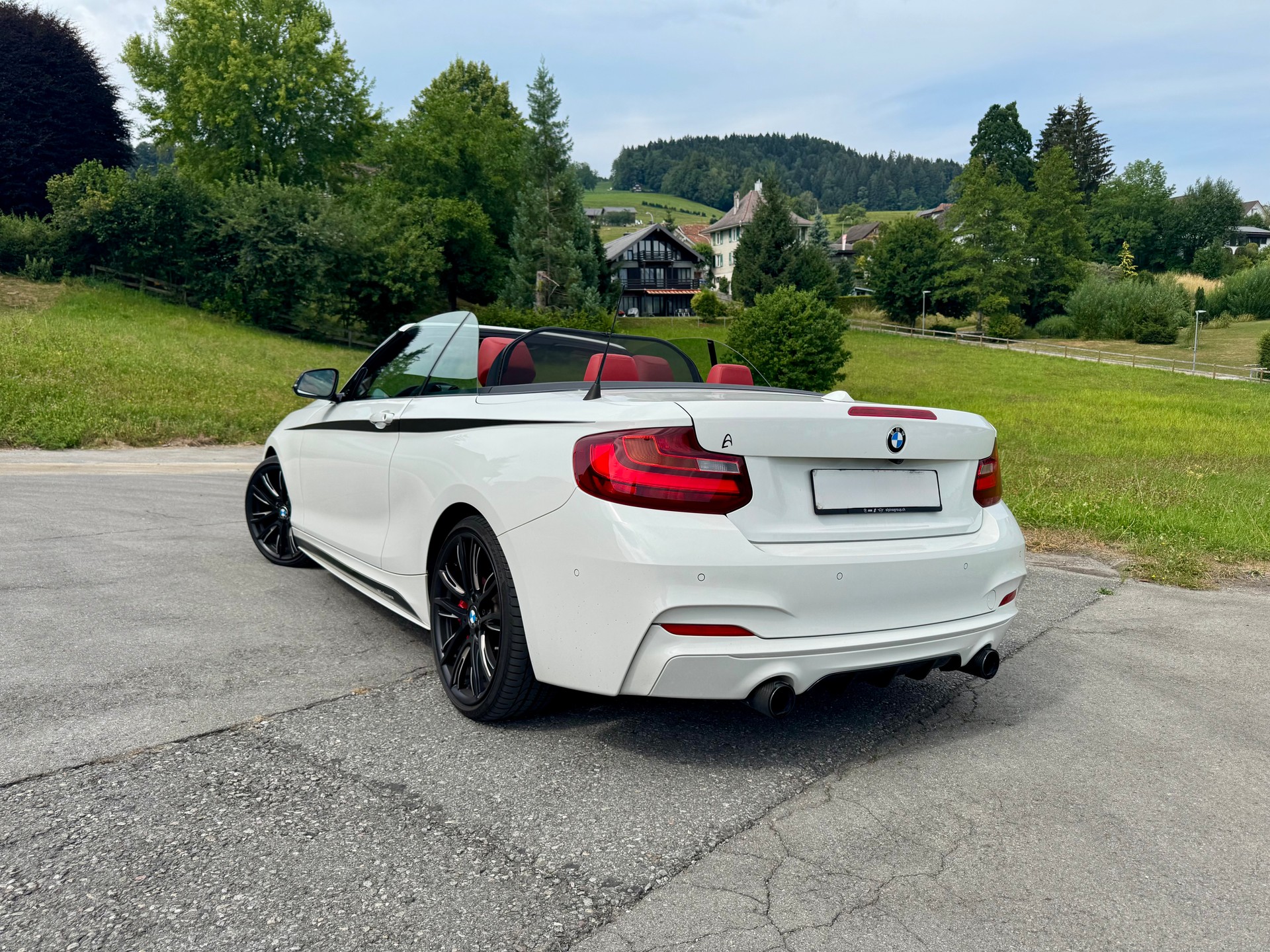 BMW M240i xDrive SAG-image-3