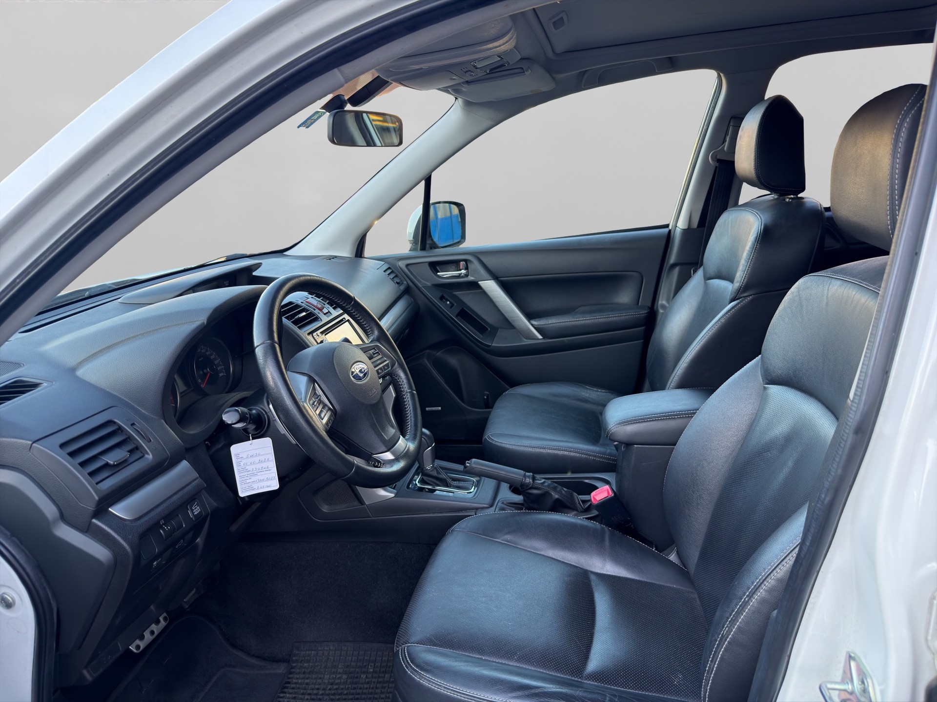 SUBARU Forester 2.0XT Luxury Lineartronic-image-8