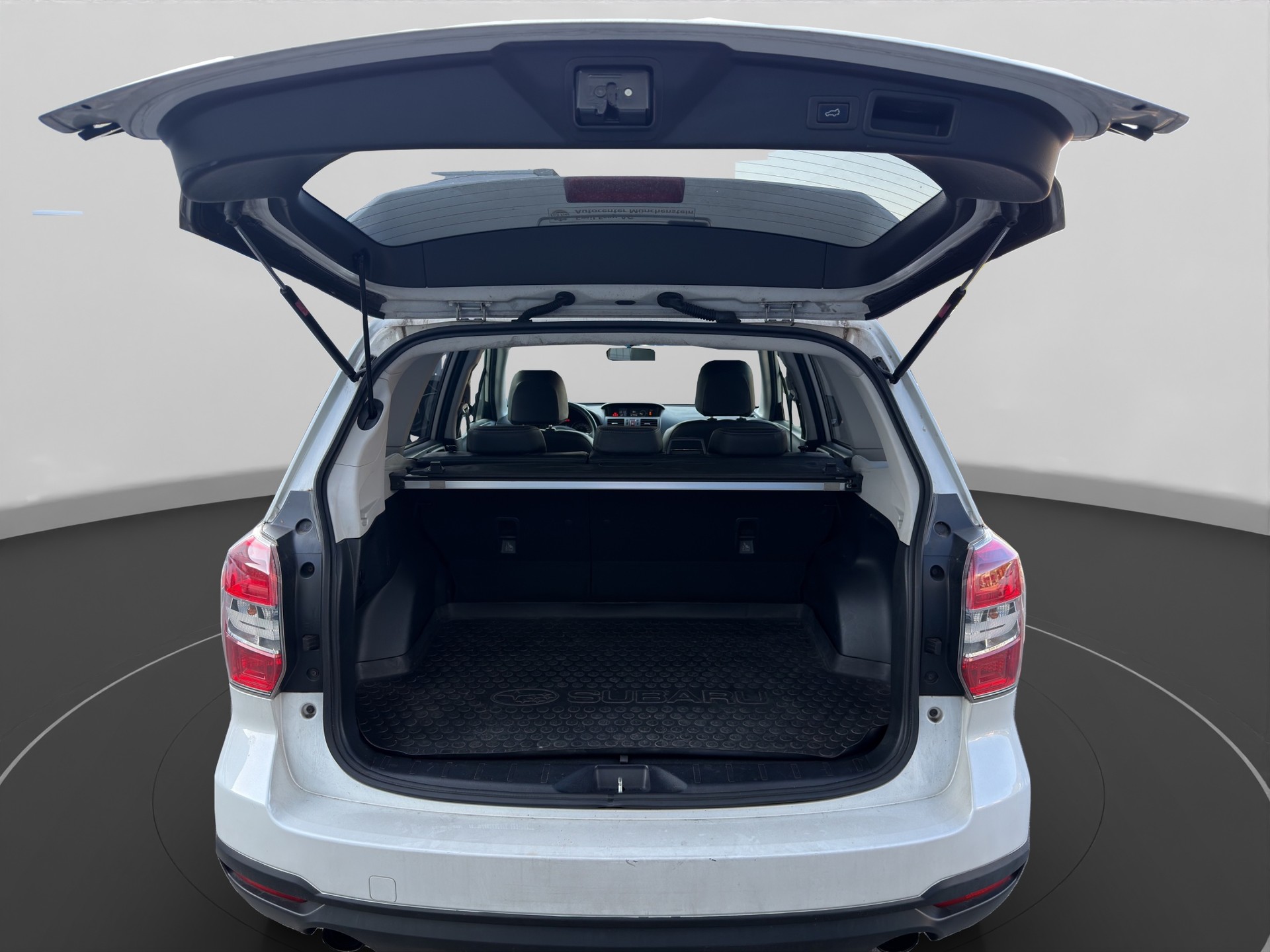SUBARU Forester 2.0XT Luxury Lineartronic-image-14
