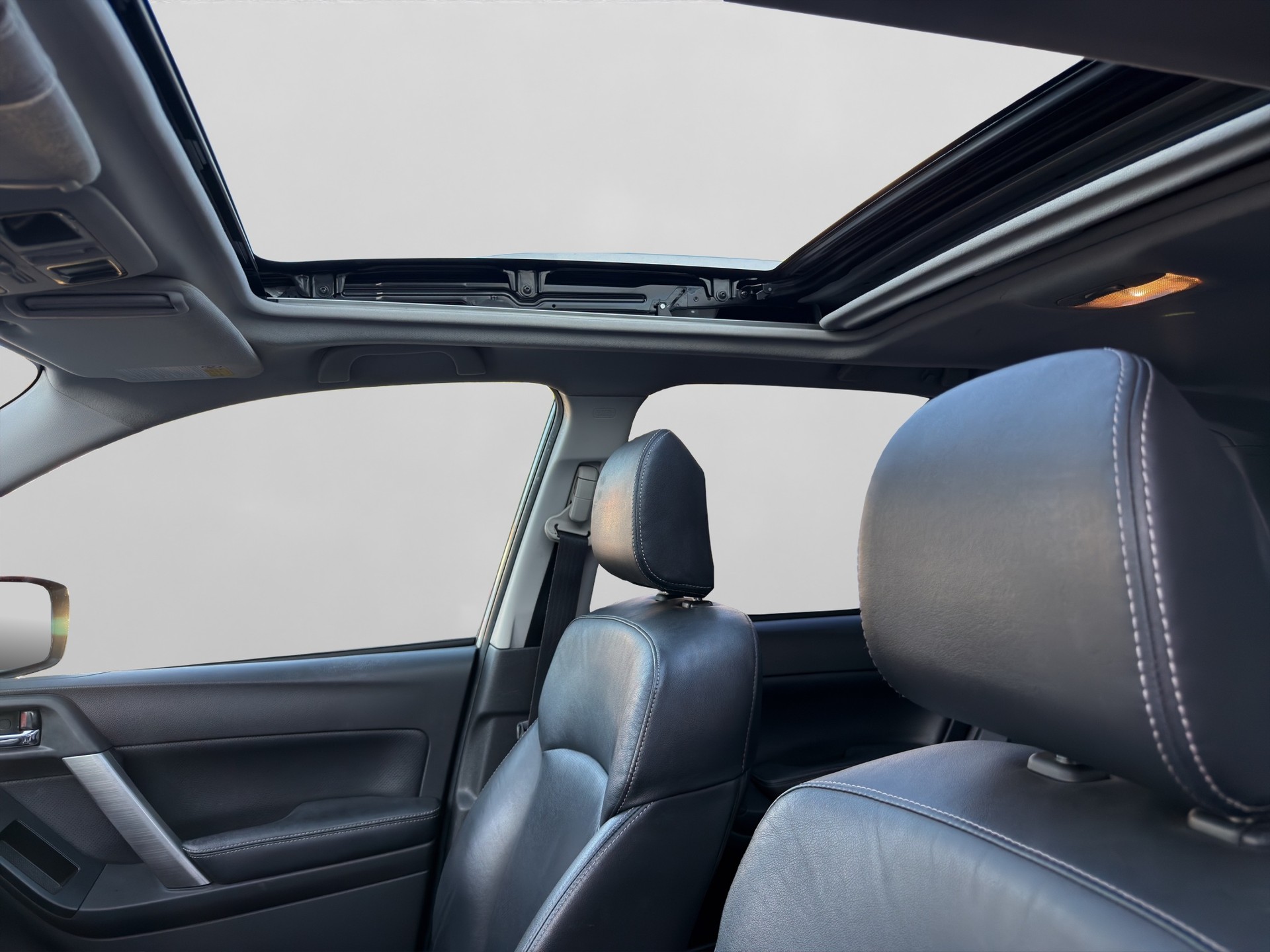 SUBARU Forester 2.0XT Luxury Lineartronic-image-13