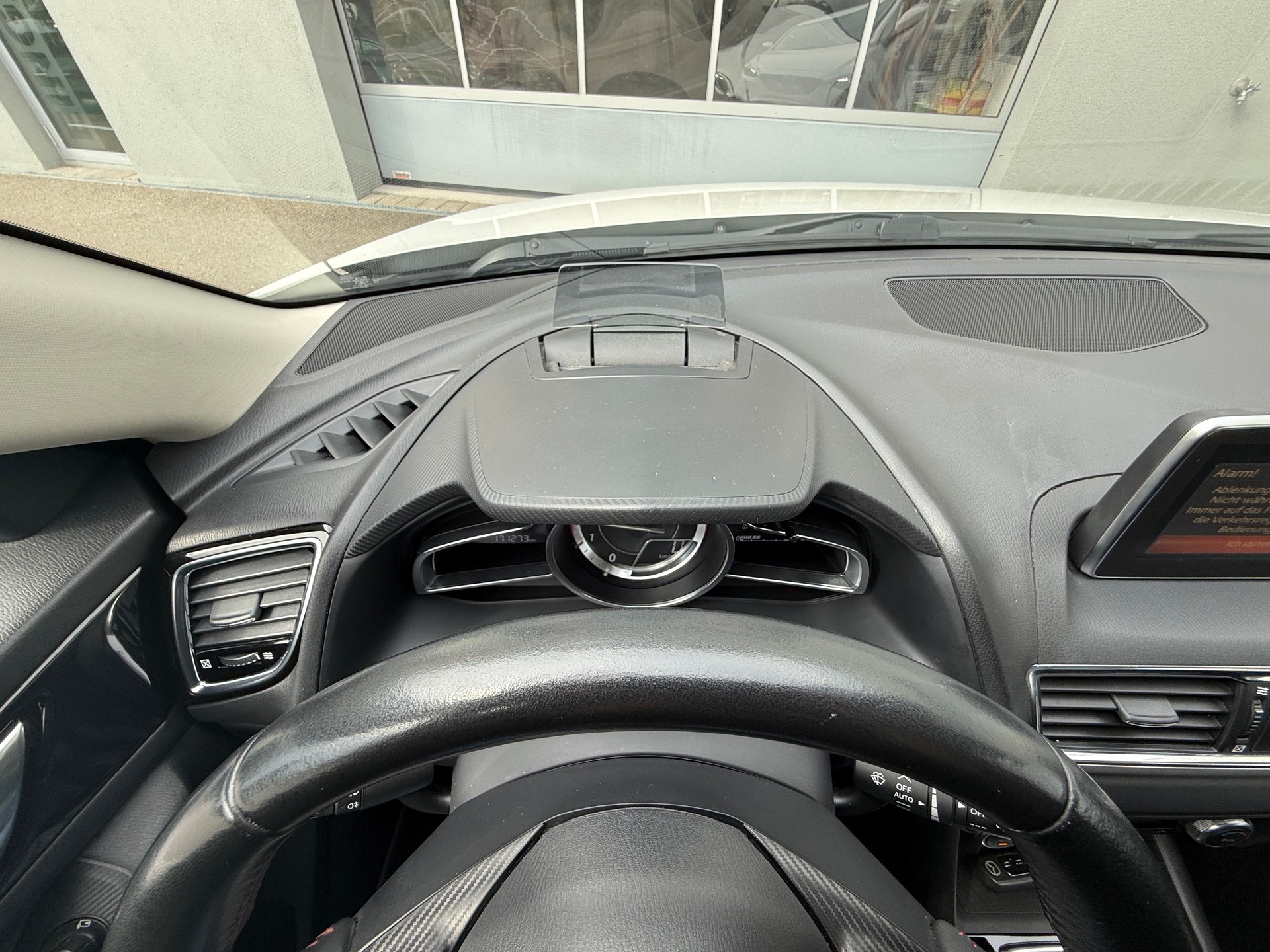 MAZDA 3 2.2 16V CD Revolution-image-16