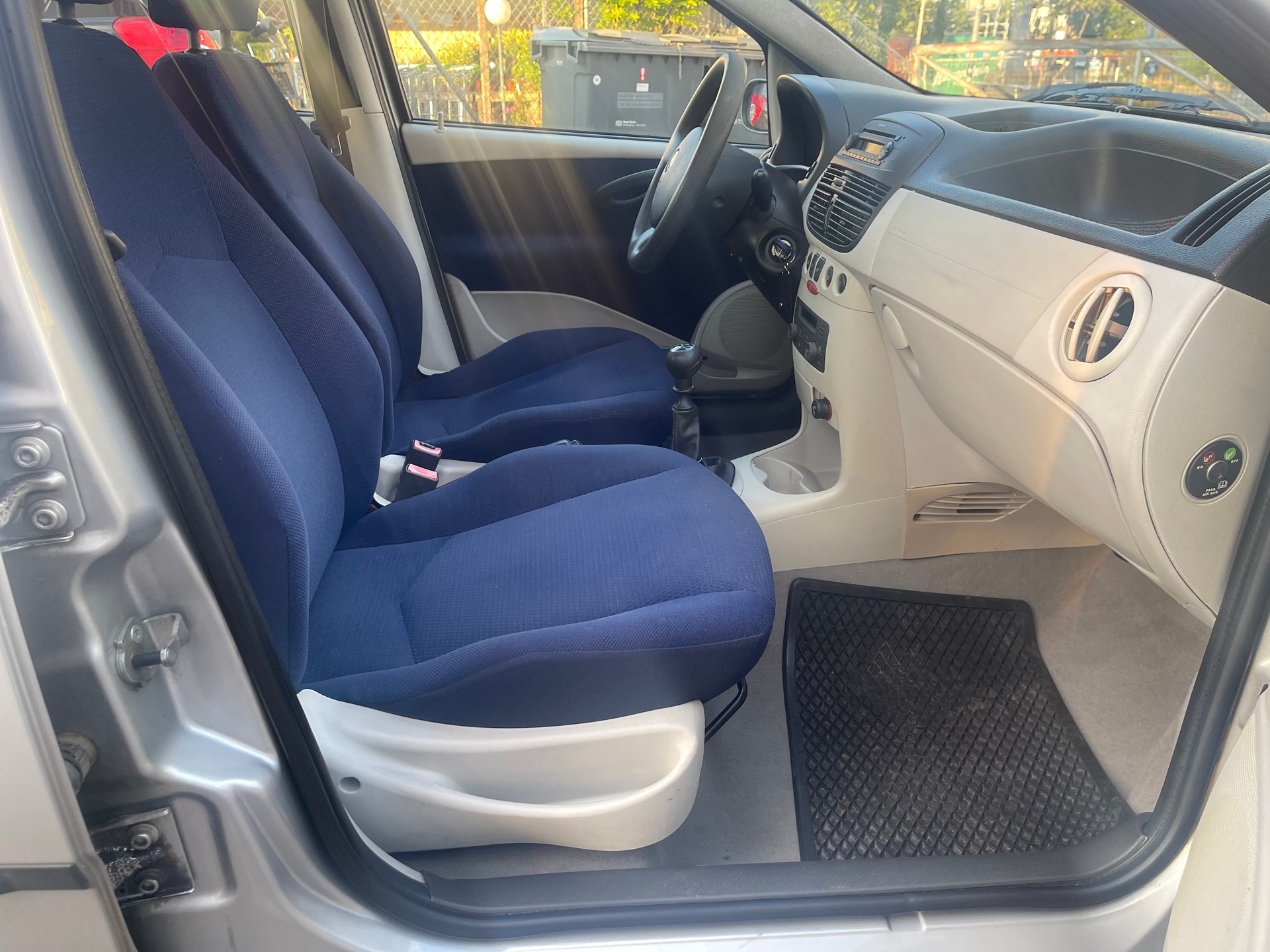 FIAT Punto 1.4 16V Emotion-image-9