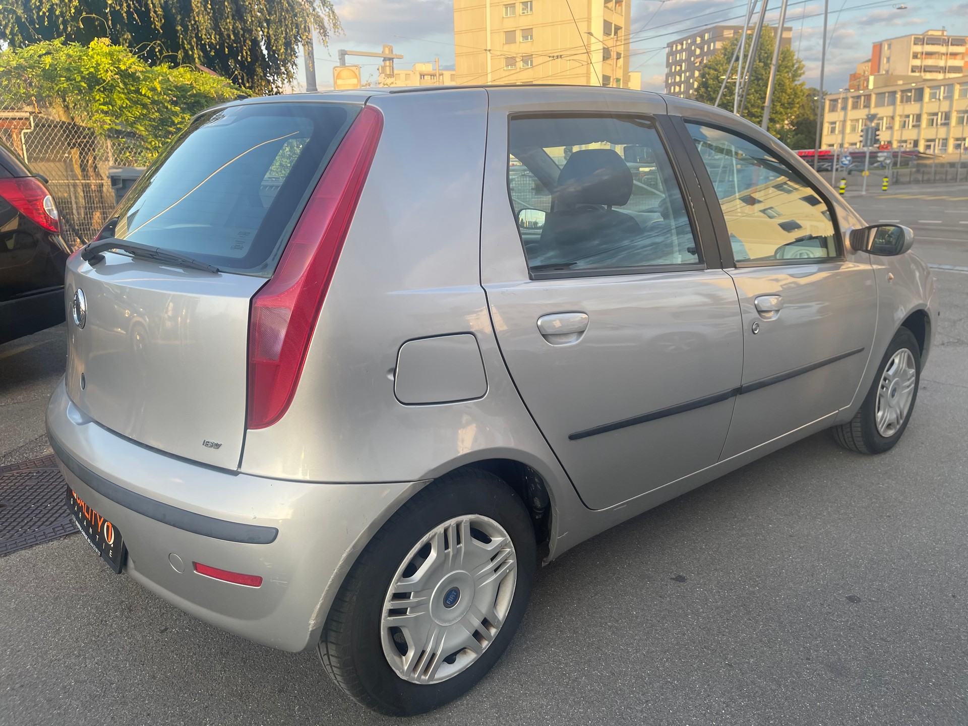 FIAT Punto 1.4 16V Emotion-image-4