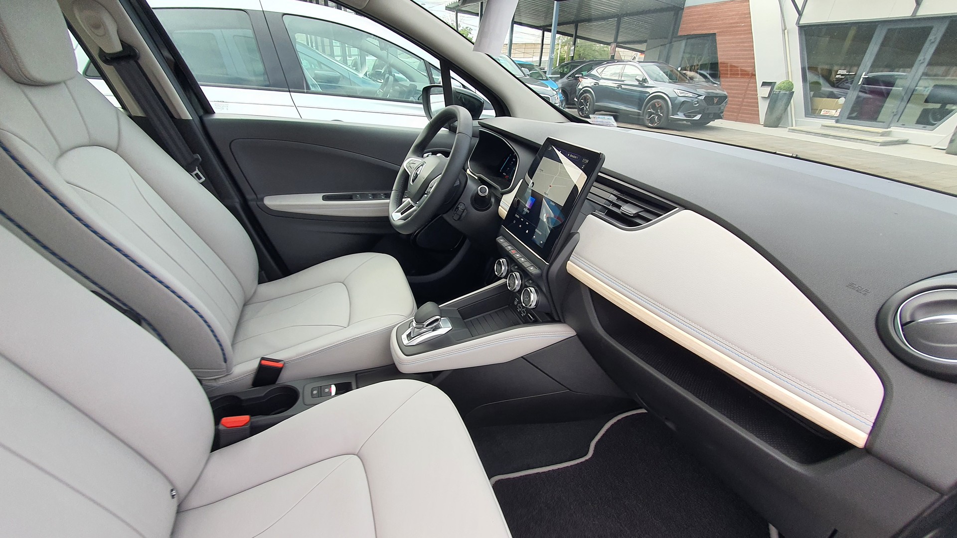 RENAULT Zoe Riviera R135 inkl. Batterie-image-8