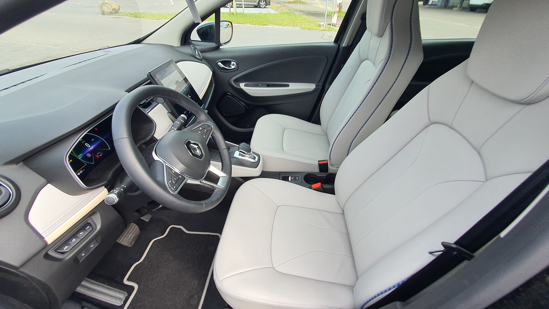 RENAULT Zoe Riviera R135 inkl. Batterie-image-11