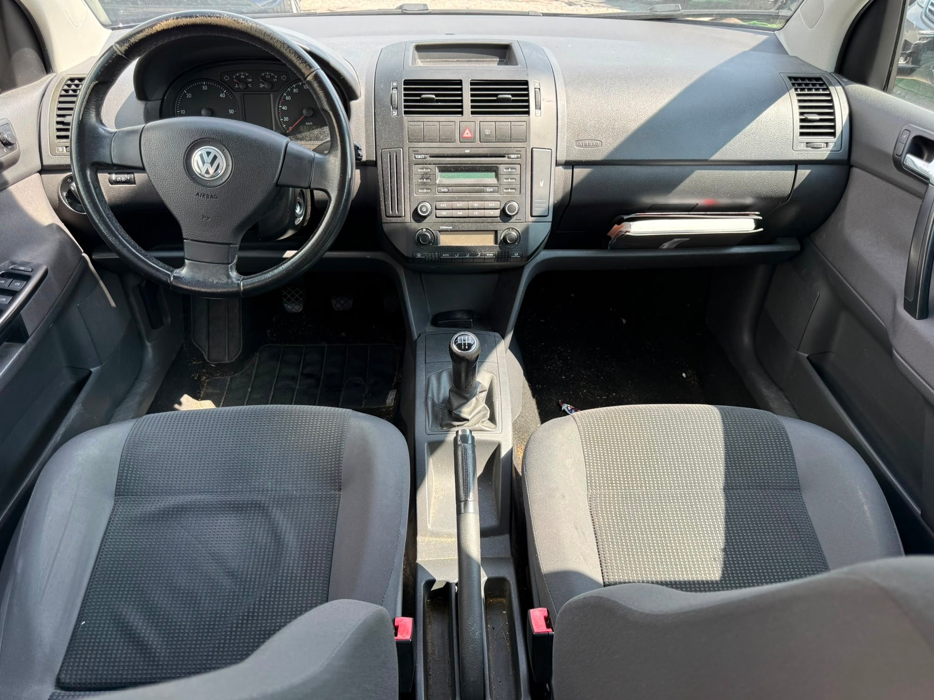 VW Polo 1.9 TDI Sportline-image-7