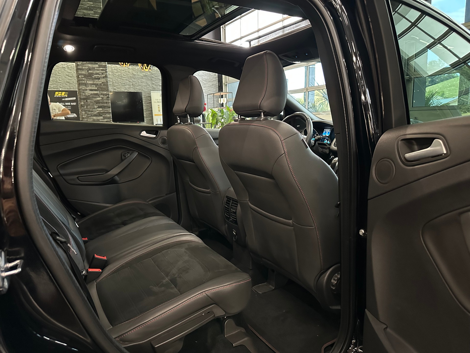 FORD Kuga 2.0 TDCi ST Line High 4WD PowerShift-image-12