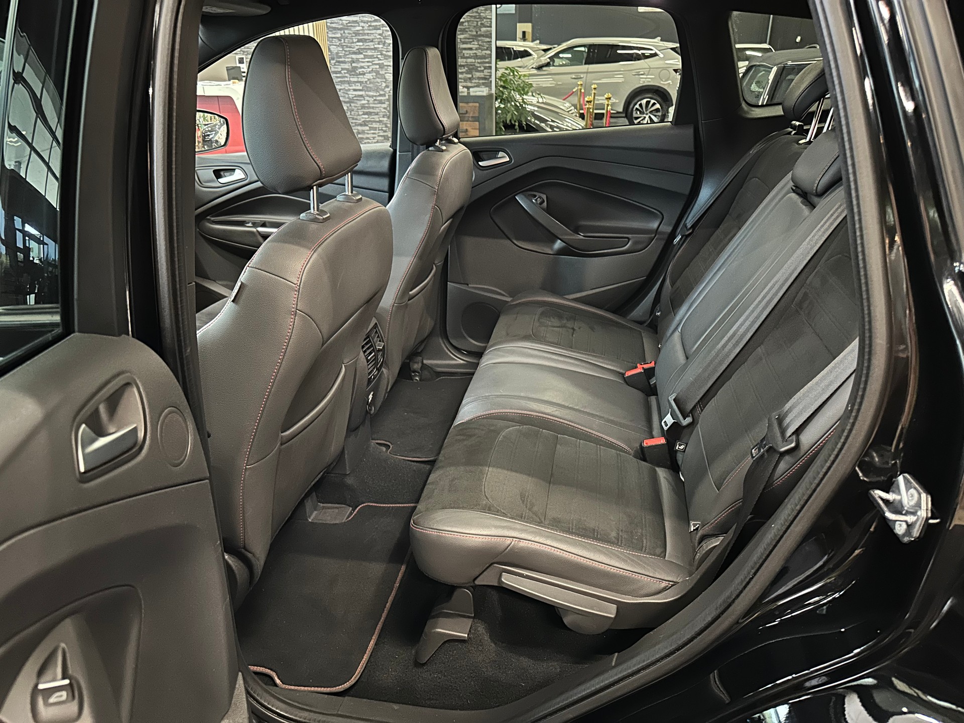FORD Kuga 2.0 TDCi ST Line High 4WD PowerShift-image-11