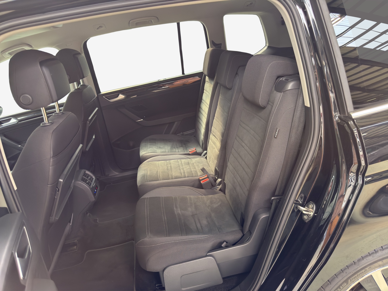 VW Touran 2.0 TDI BlueMotion Technology Highline DSG-image-11