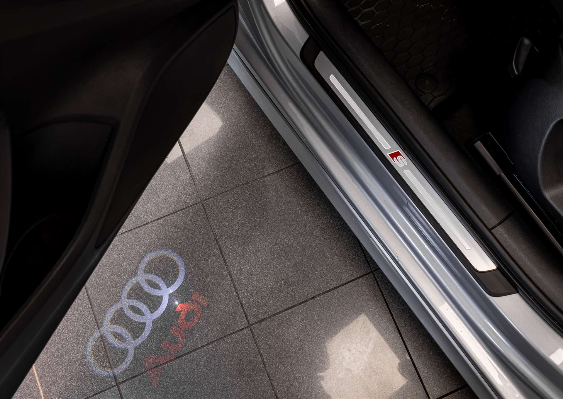 AUDI A3 Sportback 2.0 TFSI Sport quattro S-tronic-image-12