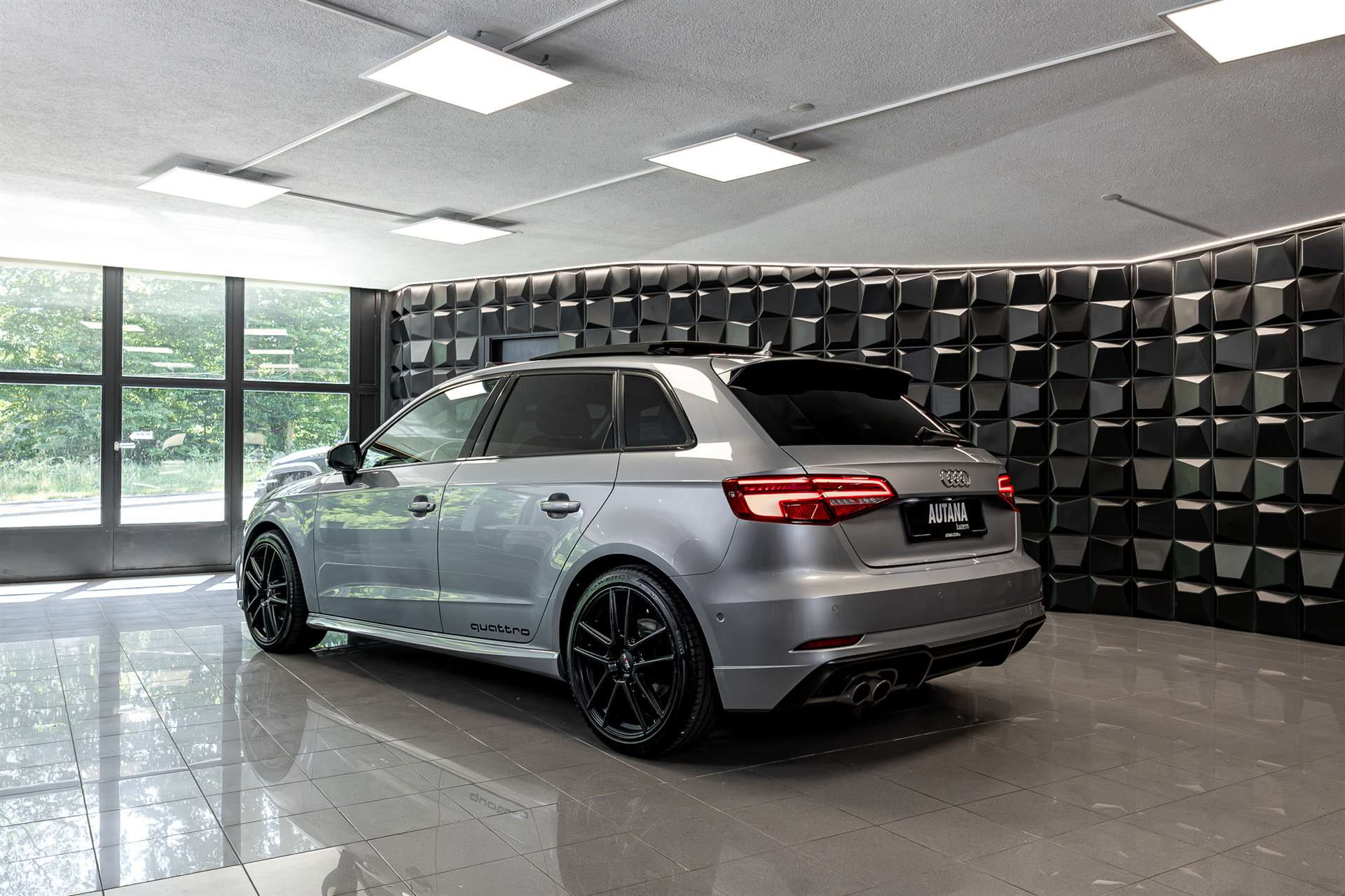 AUDI A3 Sportback 2.0 TFSI Sport quattro S-tronic-image-2