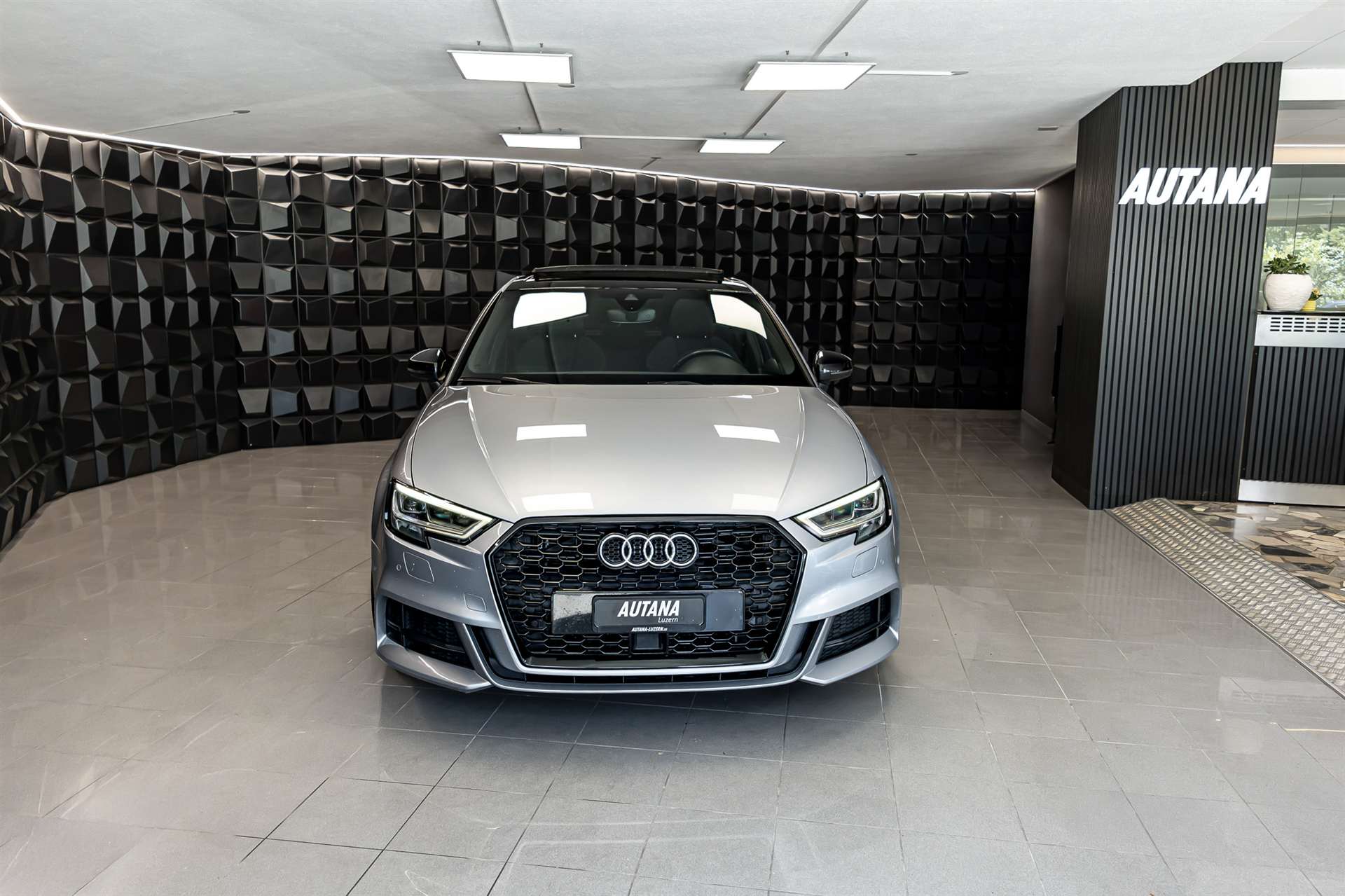 AUDI A3 Sportback 2.0 TFSI Sport quattro S-tronic-image-3