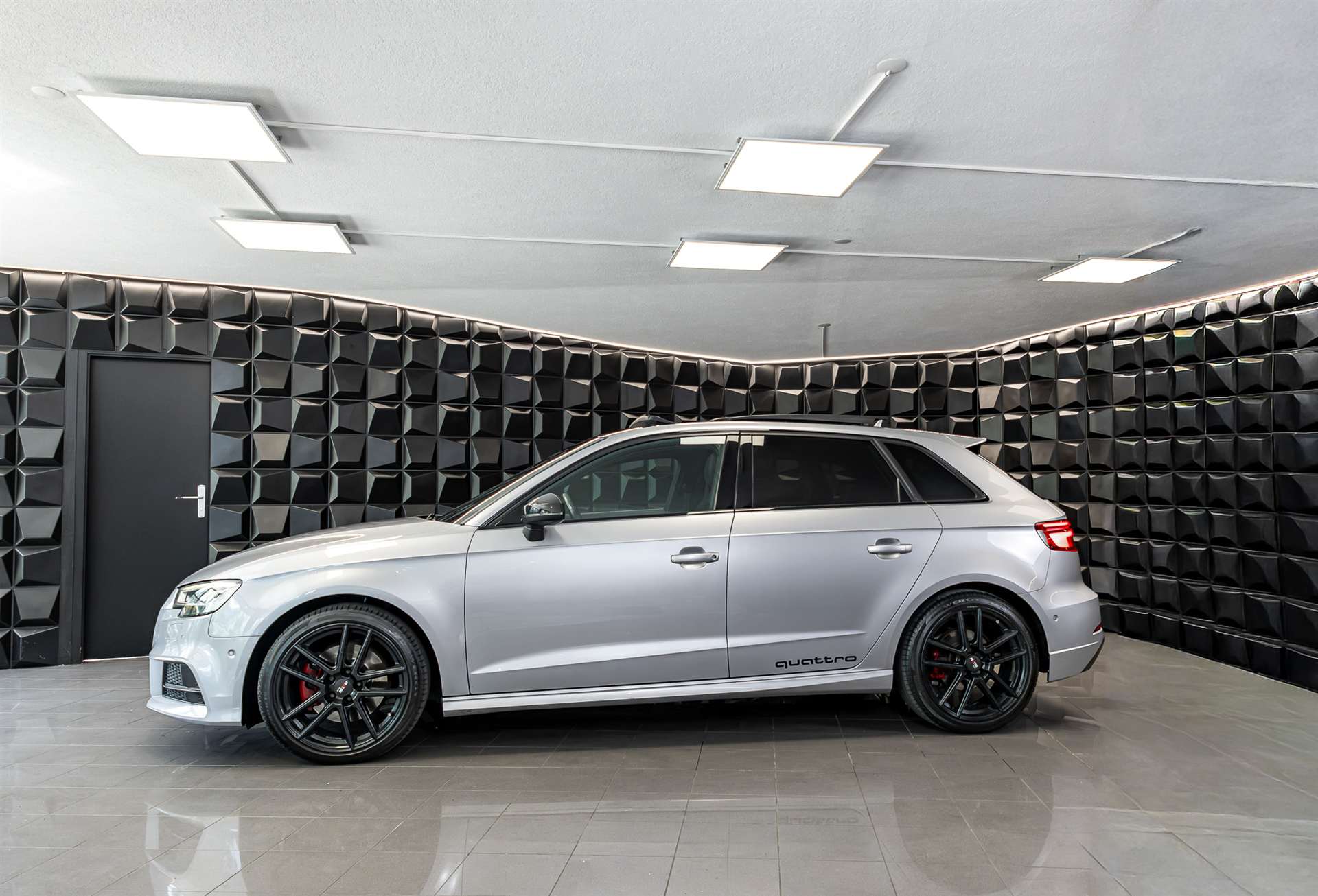 AUDI A3 Sportback 2.0 TFSI Sport quattro S-tronic-image-1