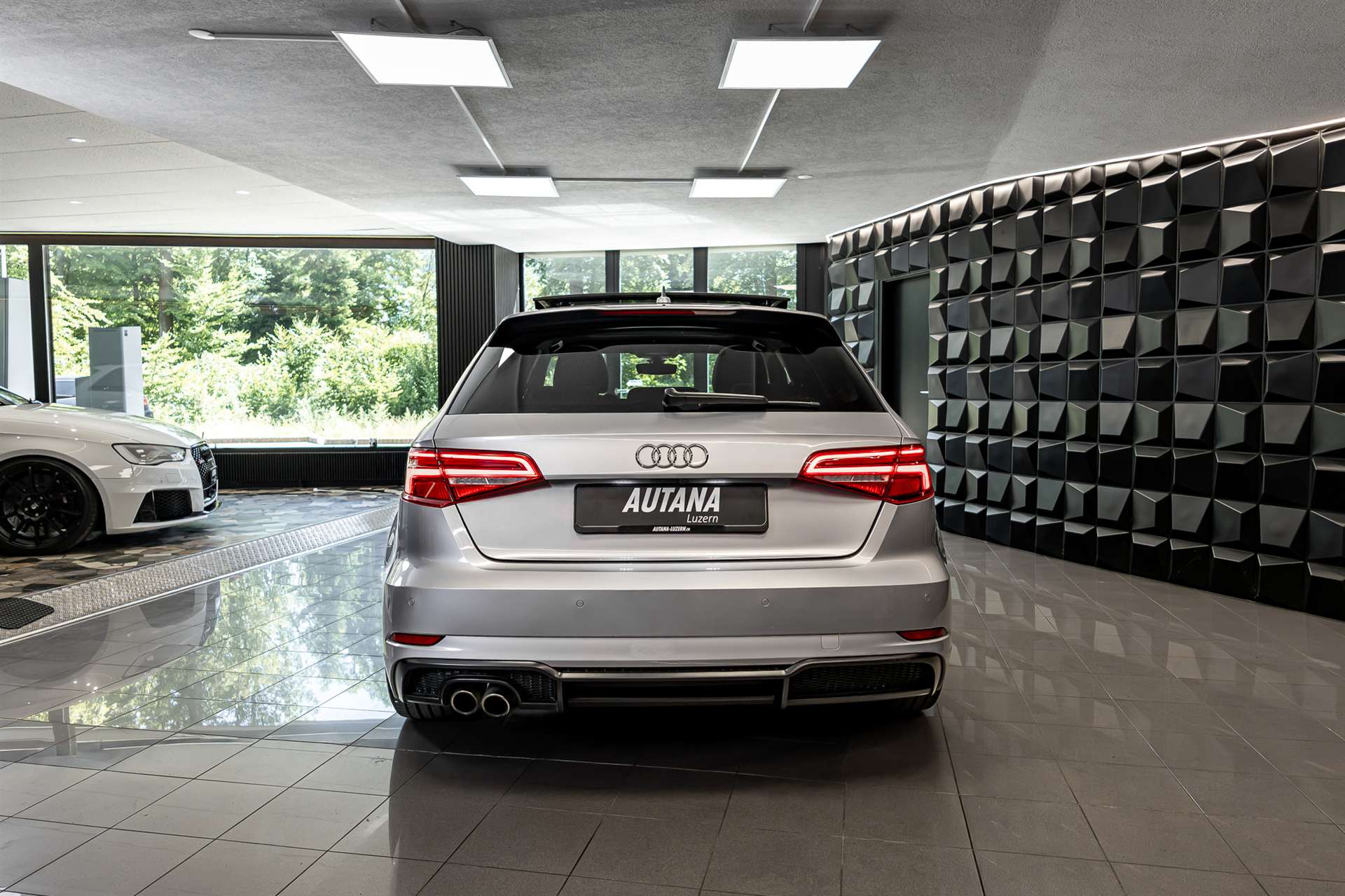 AUDI A3 Sportback 2.0 TFSI Sport quattro S-tronic-image-4