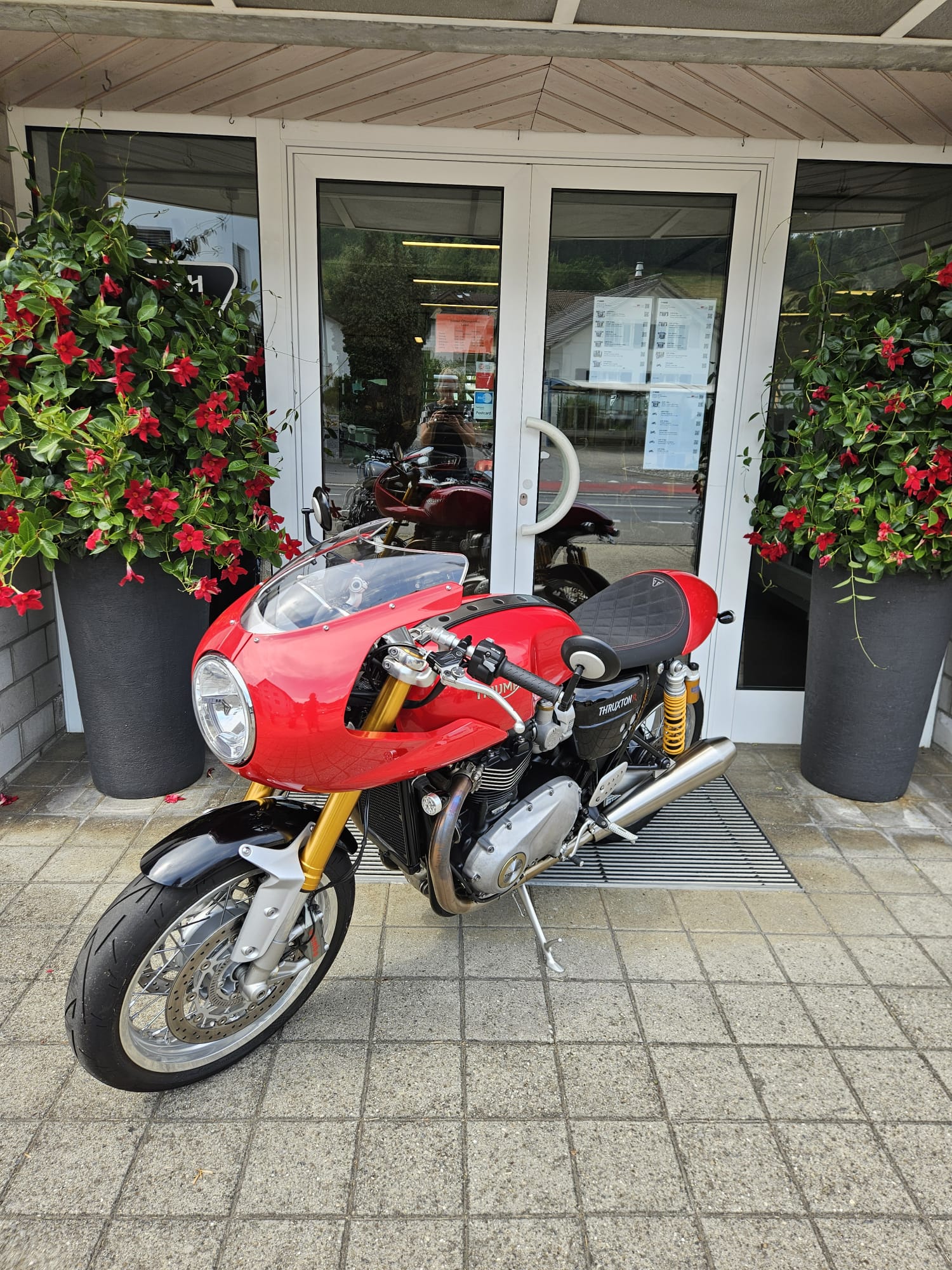 TRIUMPH Thruxton R 1200 i ABS-showroom-element-2