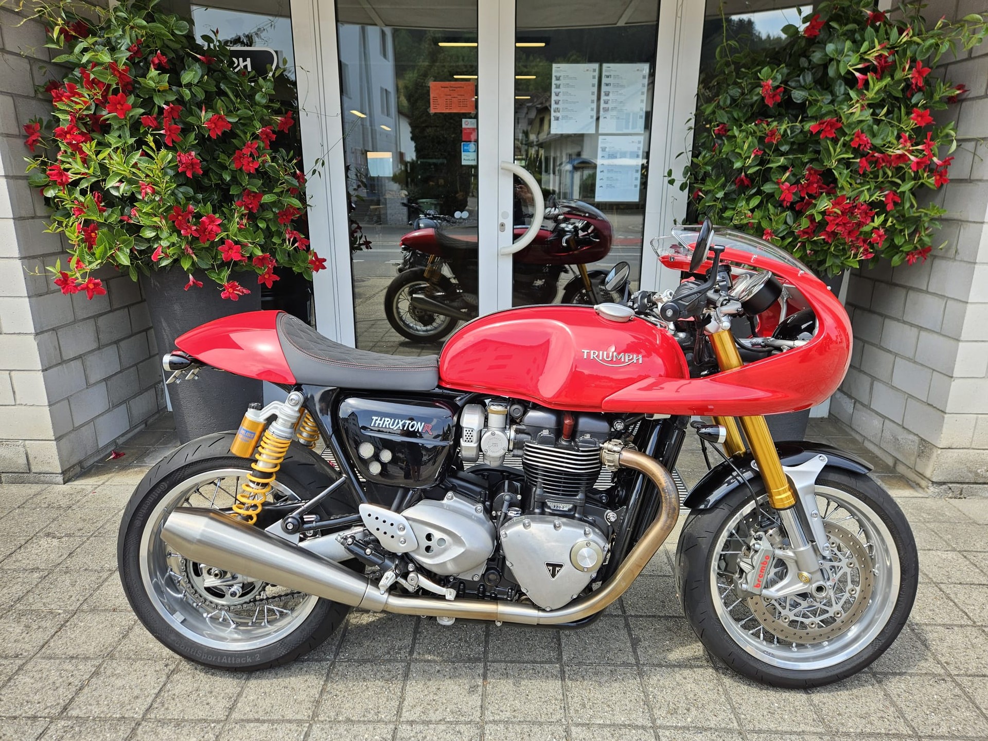 TRIUMPH Thruxton R 1200 i ABS-showroom-element-1
