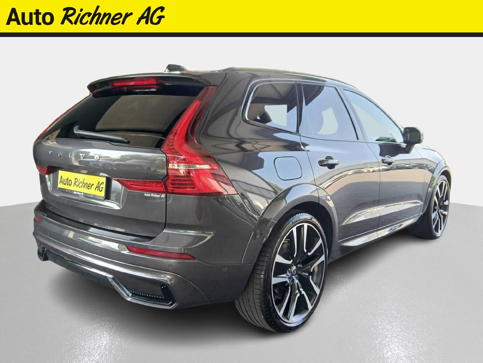 VOLVO XC60 2.0 B5 MH Ultimate Dark AWD-image-3