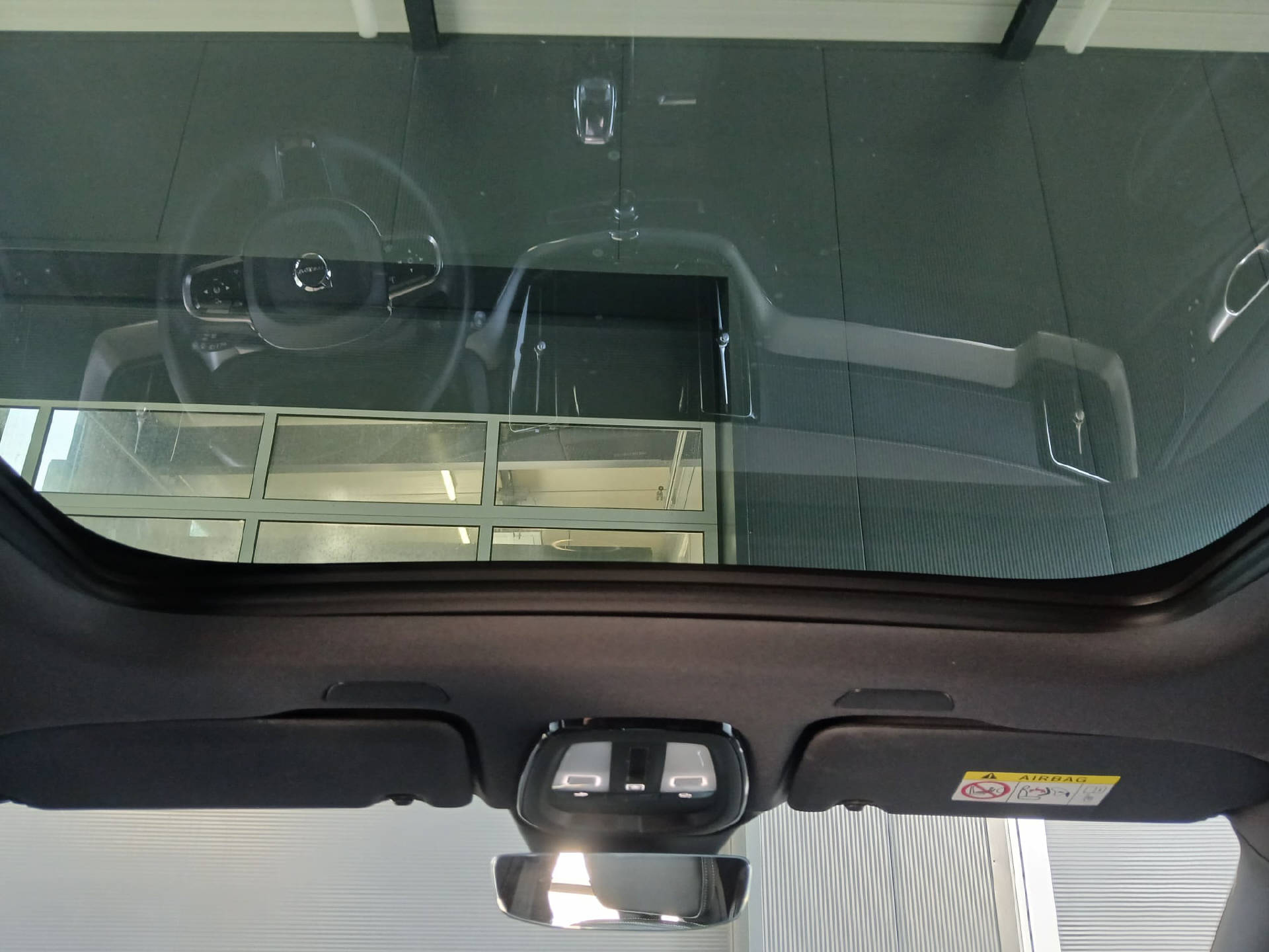 VOLVO XC60 2.0 B5 MH Ultimate Dark AWD-image-8