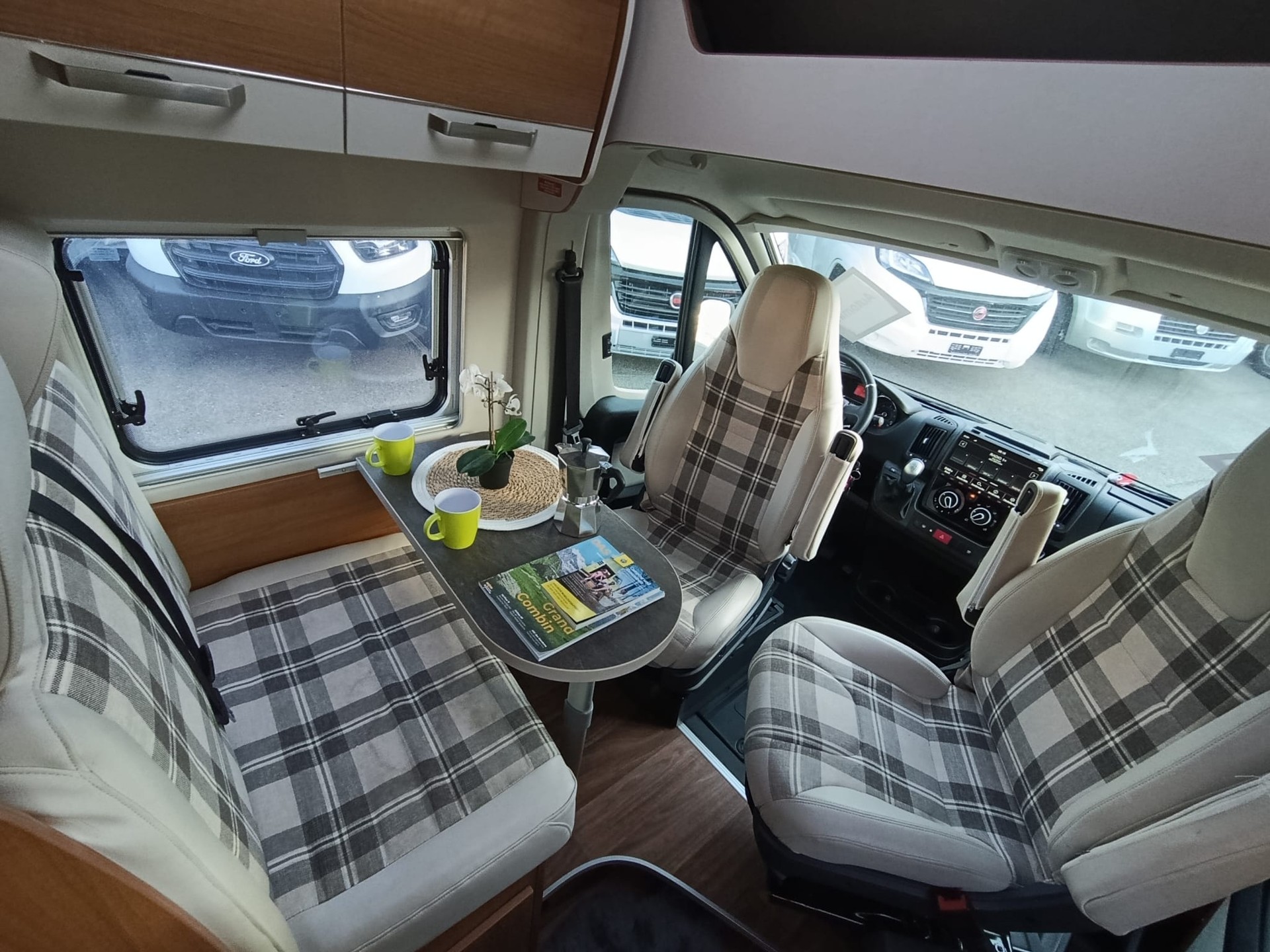 VANTOURER Sport 600***Ob Wocheneinkauf, Wochenendtrip oder die grosse Europa-Reise – Sie fahren ein wendiges Alltagsfahrzeug***-showroom-element-1