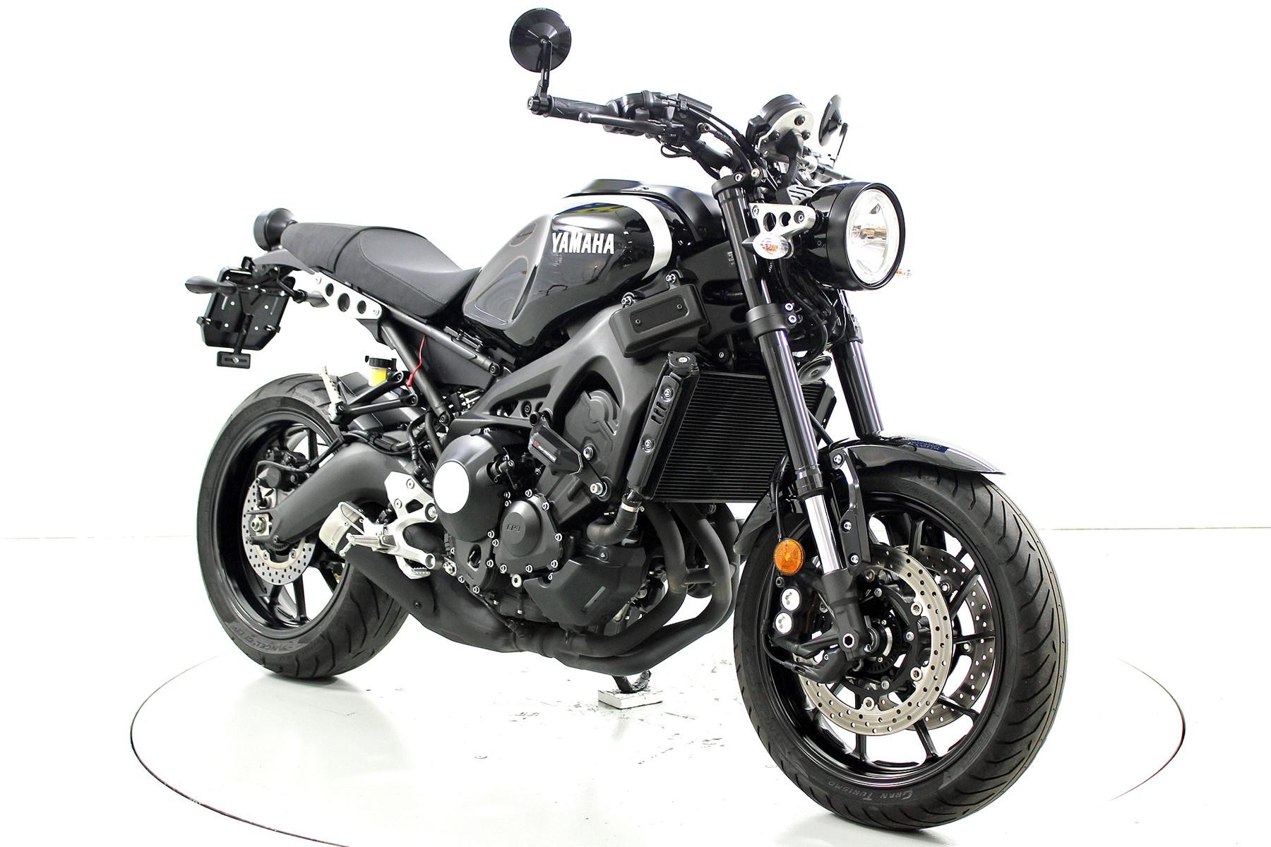 YAMAHA XSR 900 ABS-showroom-element-1