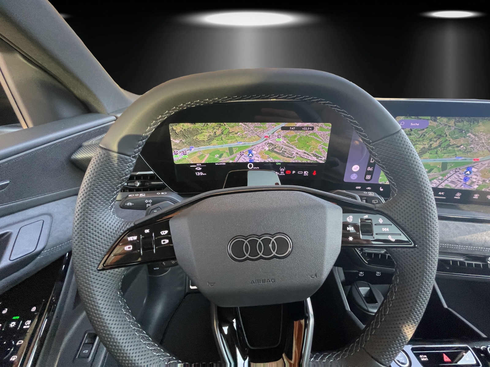 AUDI Q6 e-tron quattro-image-12