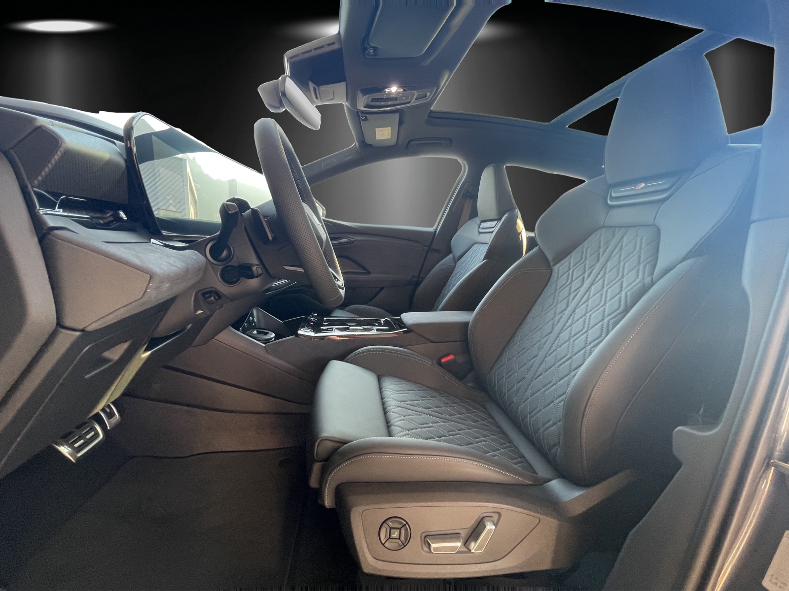 AUDI Q6 e-tron quattro-image-9
