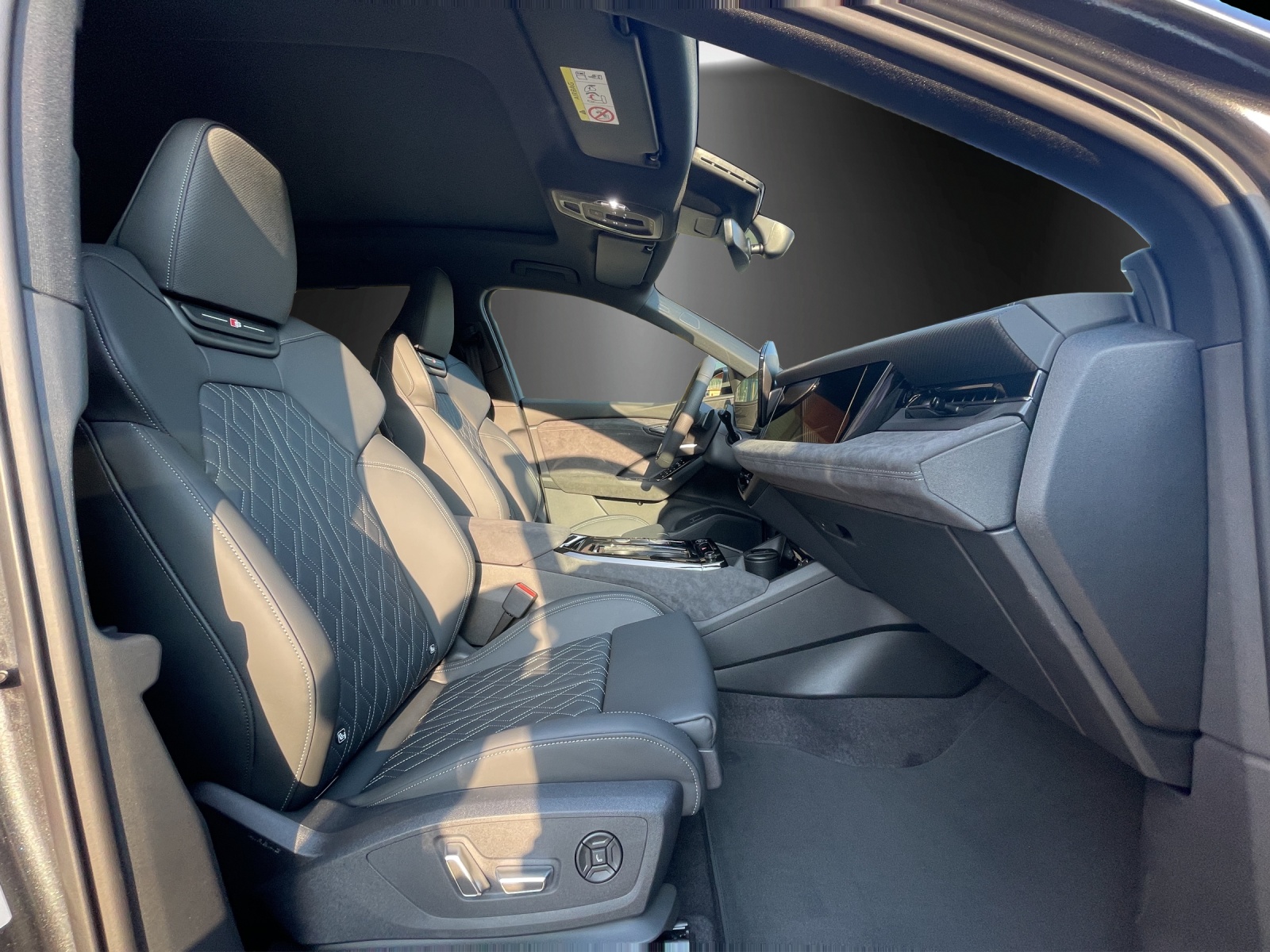 AUDI Q6 e-tron quattro-image-8