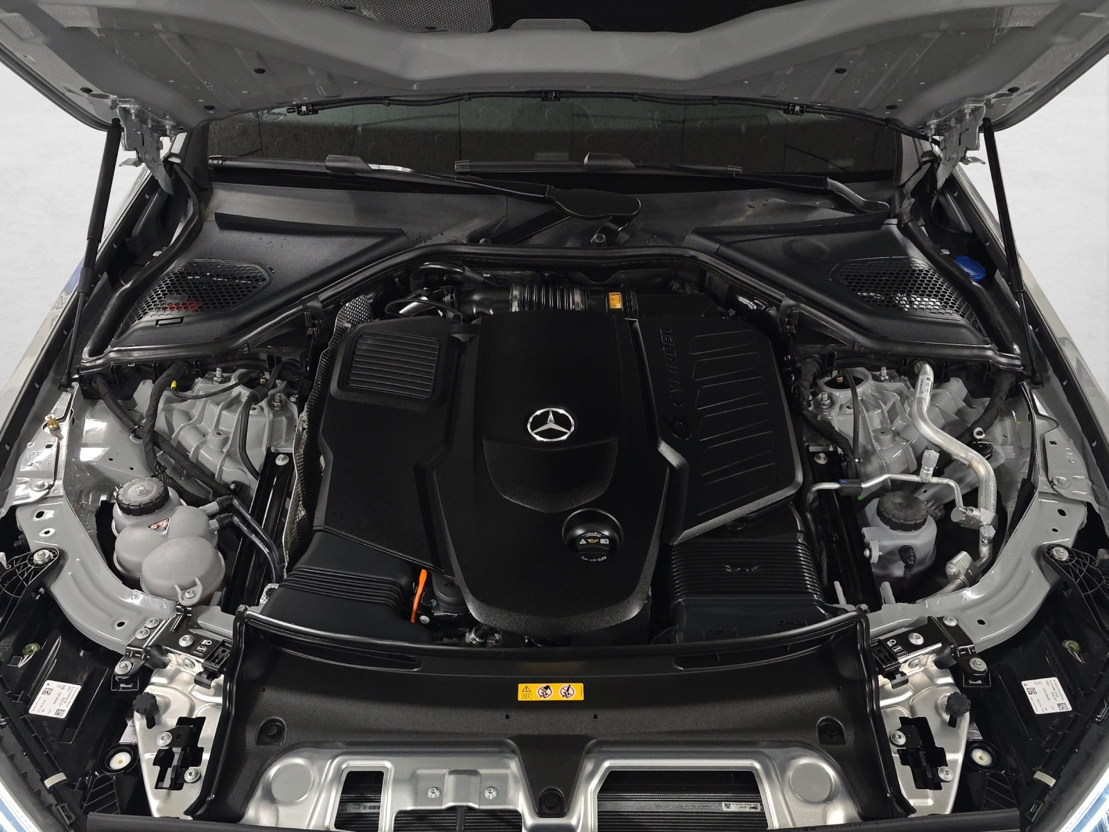 MERCEDES-BENZ E 450 d AMG Line 4Matic T-Modell-image-9