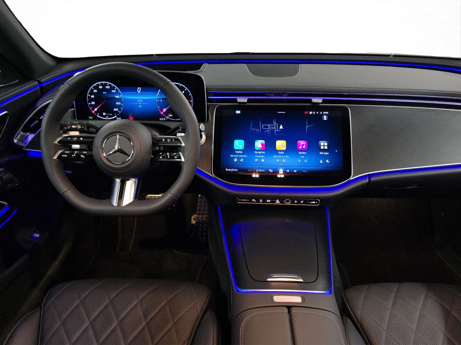 MERCEDES-BENZ E 450 d AMG Line 4Matic T-Modell-image-14