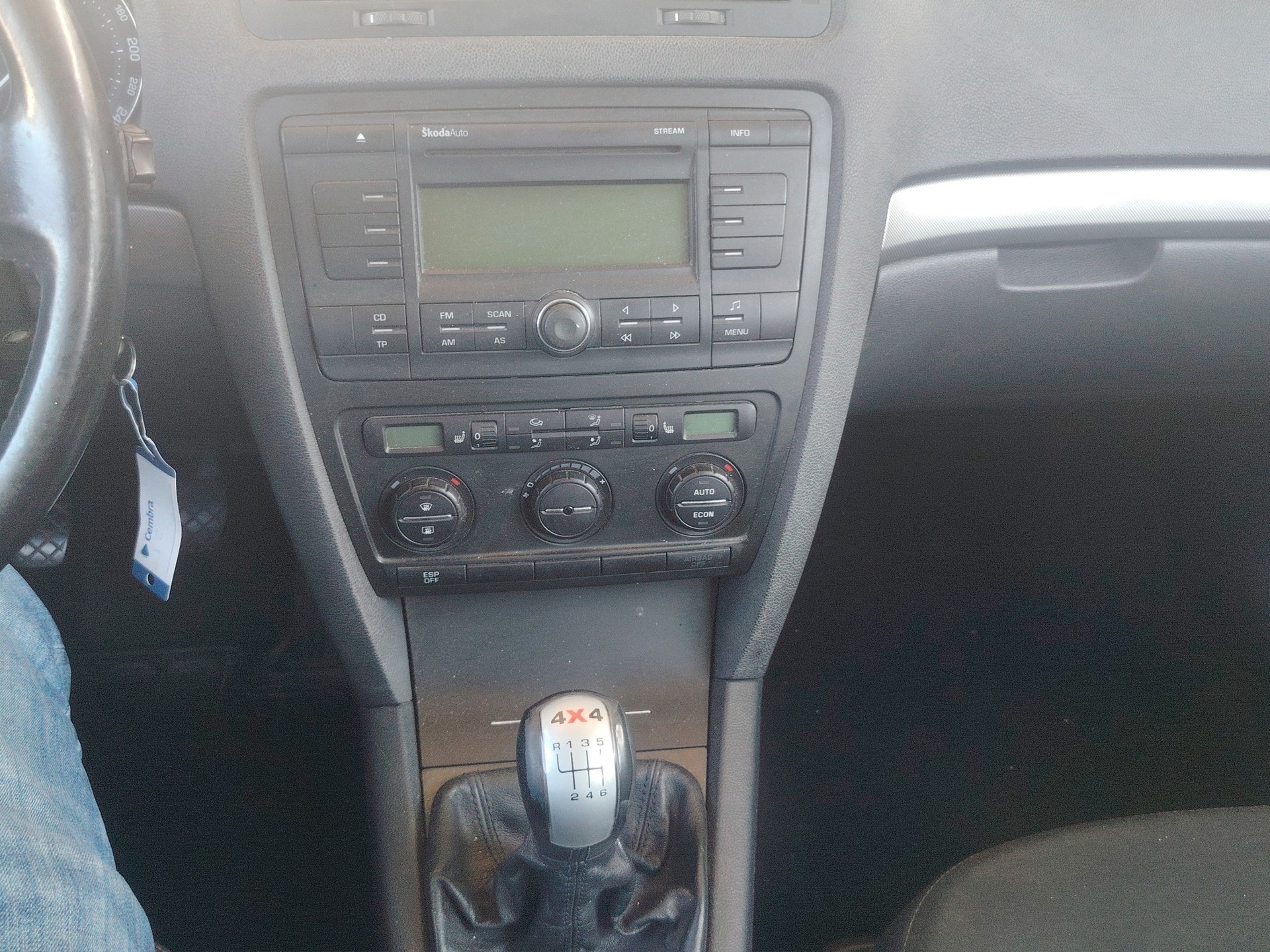 SKODA Octavia 1.9 TDI Swiss Adventure 4x4-image-10