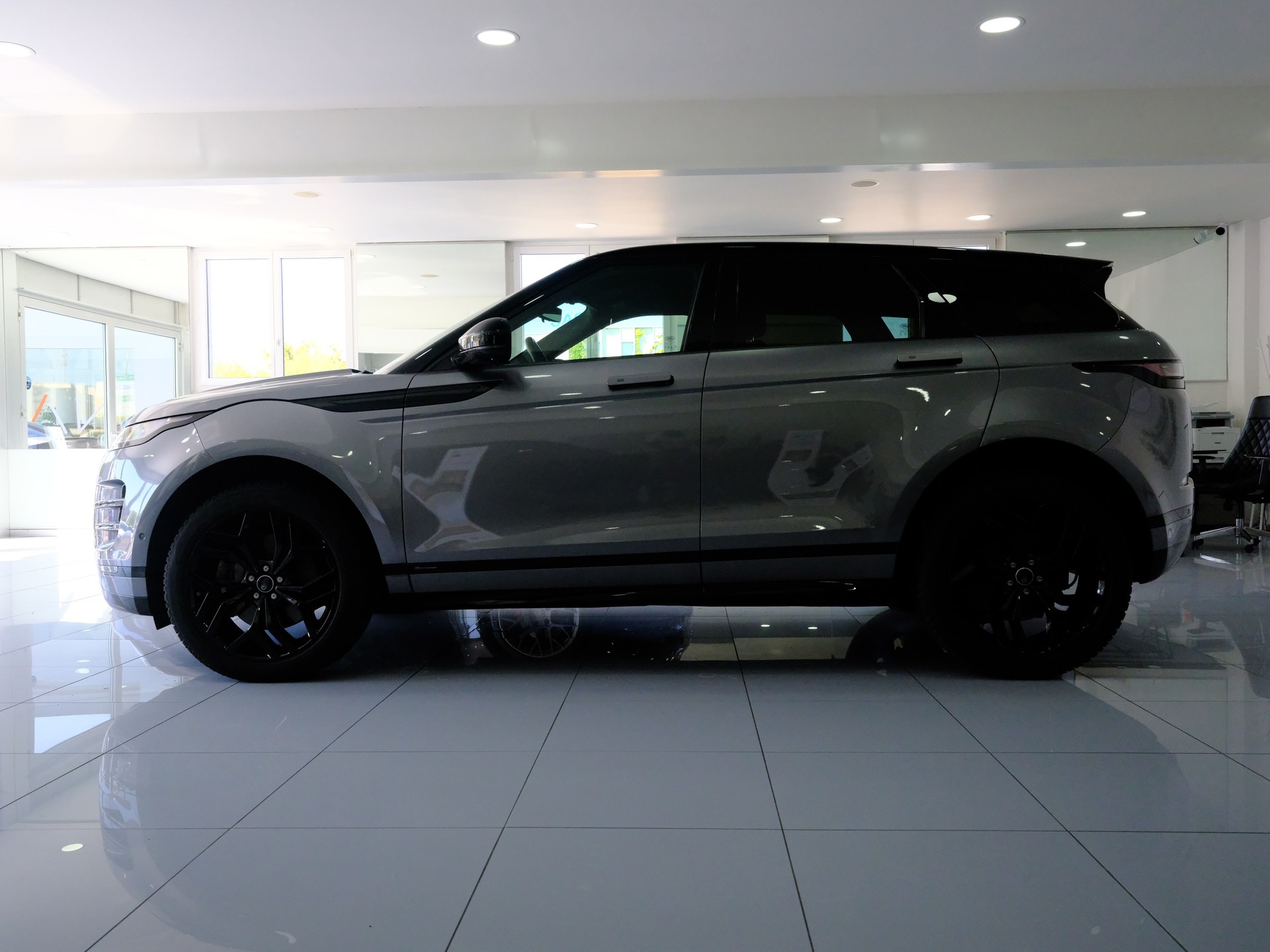 LAND ROVER Range Rover Evoque R-Dynamic P 250 SE AT9-image-5