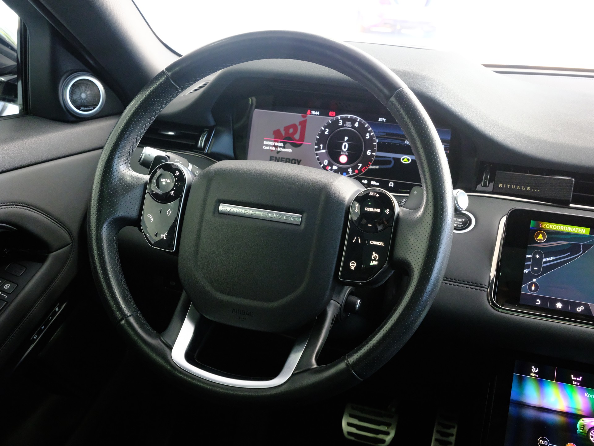 LAND ROVER Range Rover Evoque R-Dynamic P 250 SE AT9-image-16