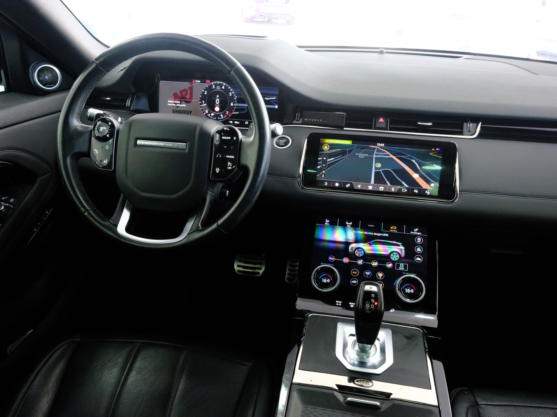 LAND ROVER Range Rover Evoque R-Dynamic P 250 SE AT9-image-15