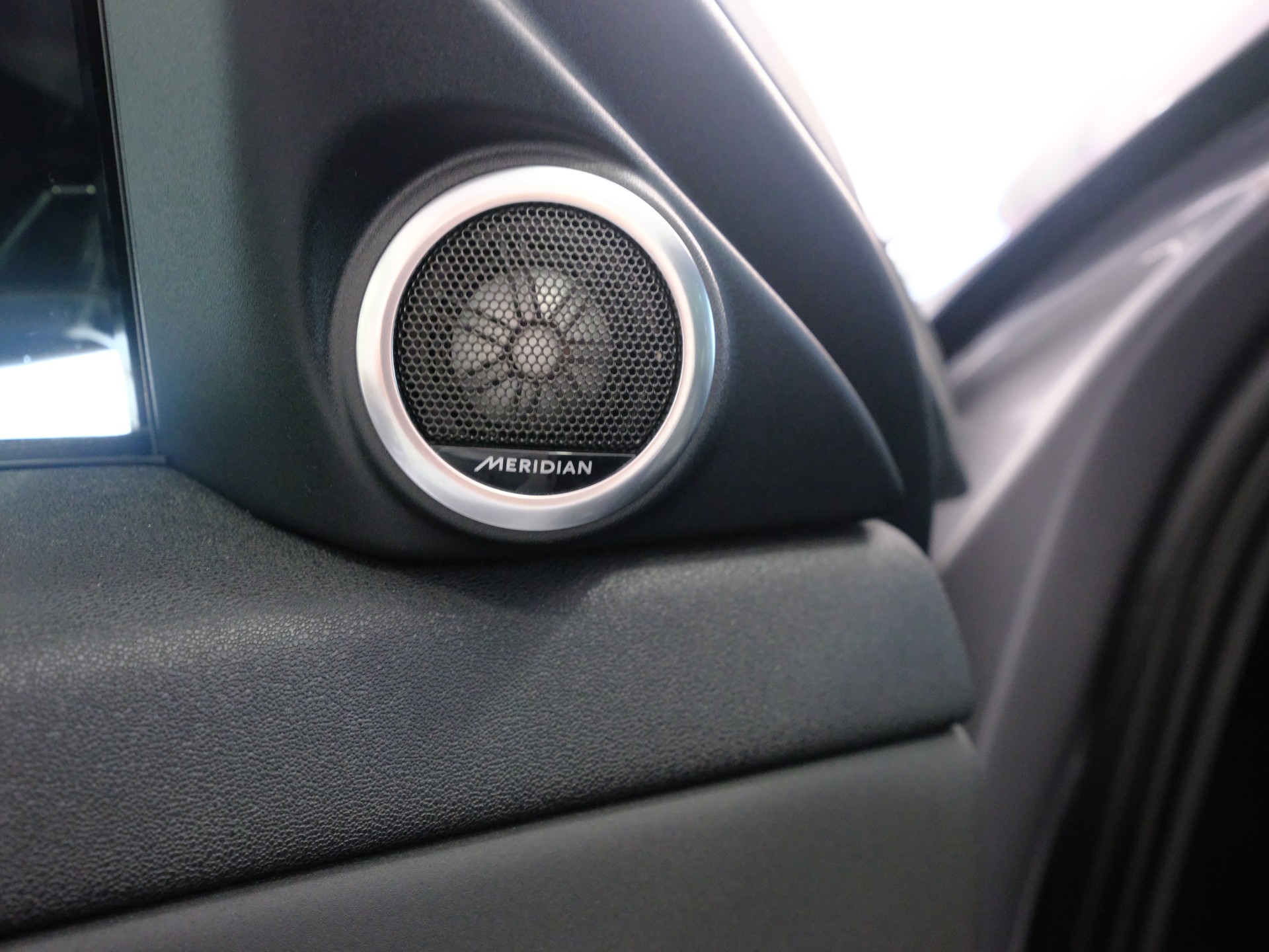 LAND ROVER Range Rover Evoque R-Dynamic P 250 SE AT9-image-18