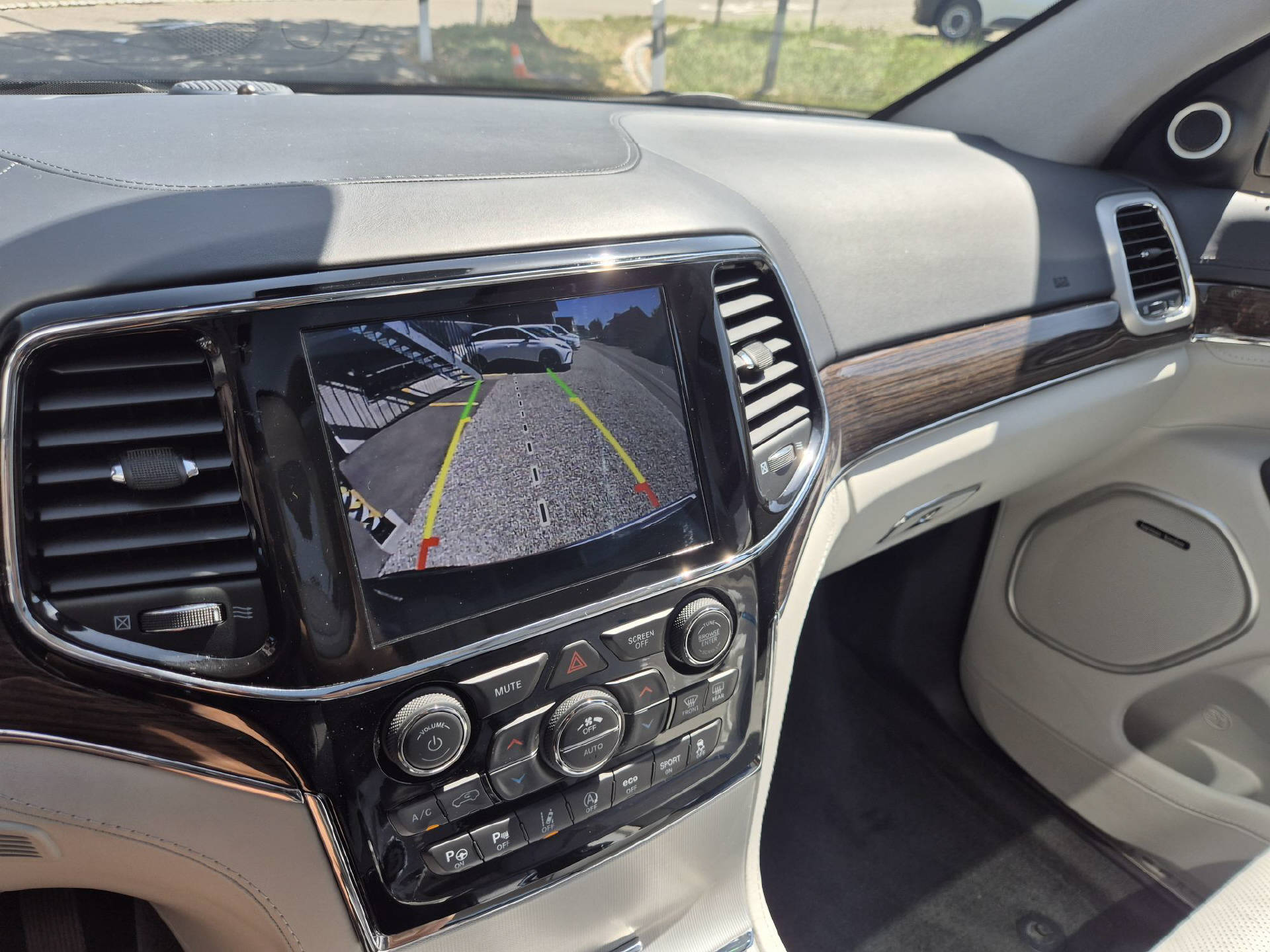 JEEP Grand Cherokee 3.0 CRD 250 Platinum Laguna-image-11