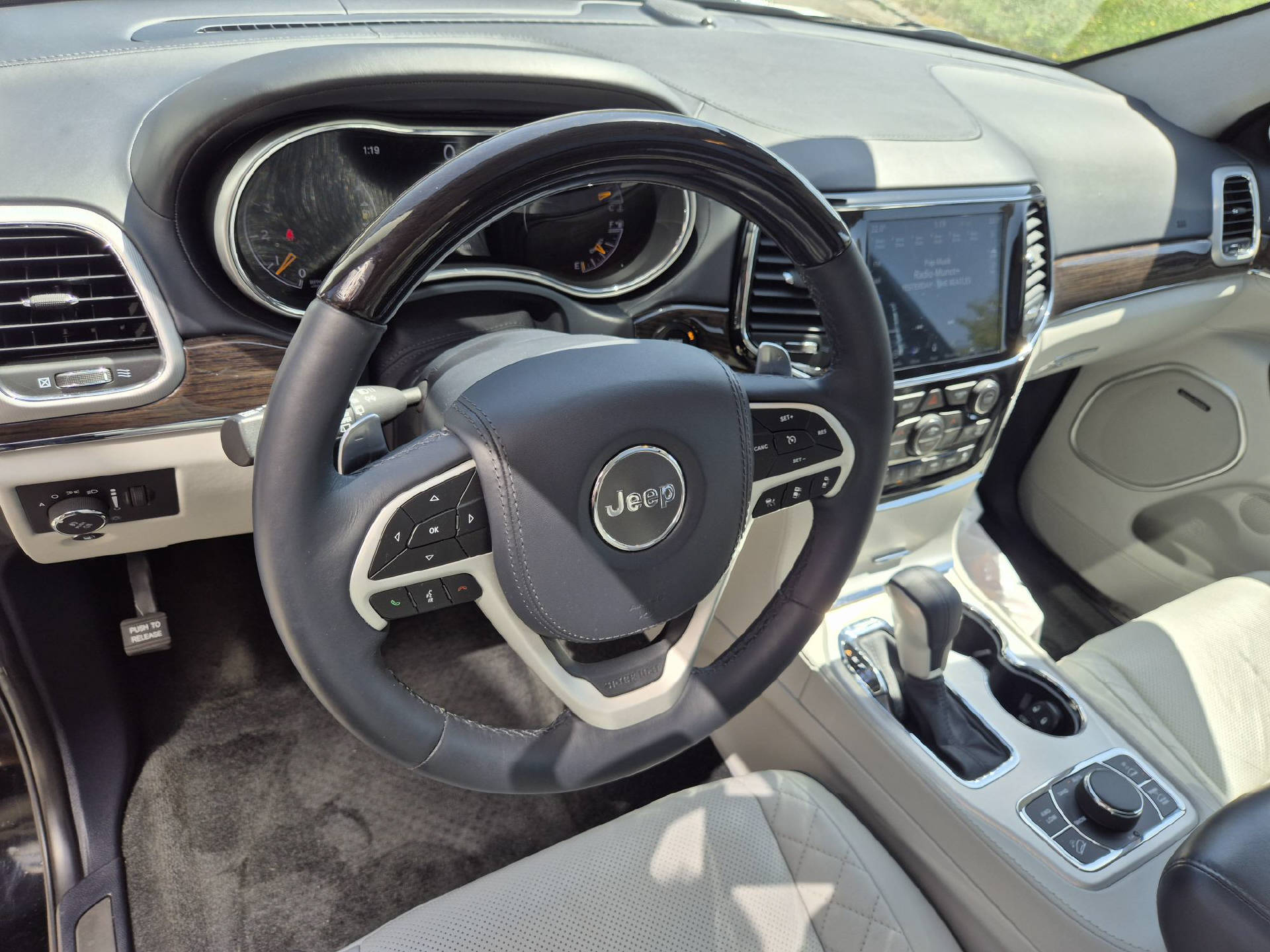 JEEP Grand Cherokee 3.0 CRD 250 Platinum Laguna-image-10