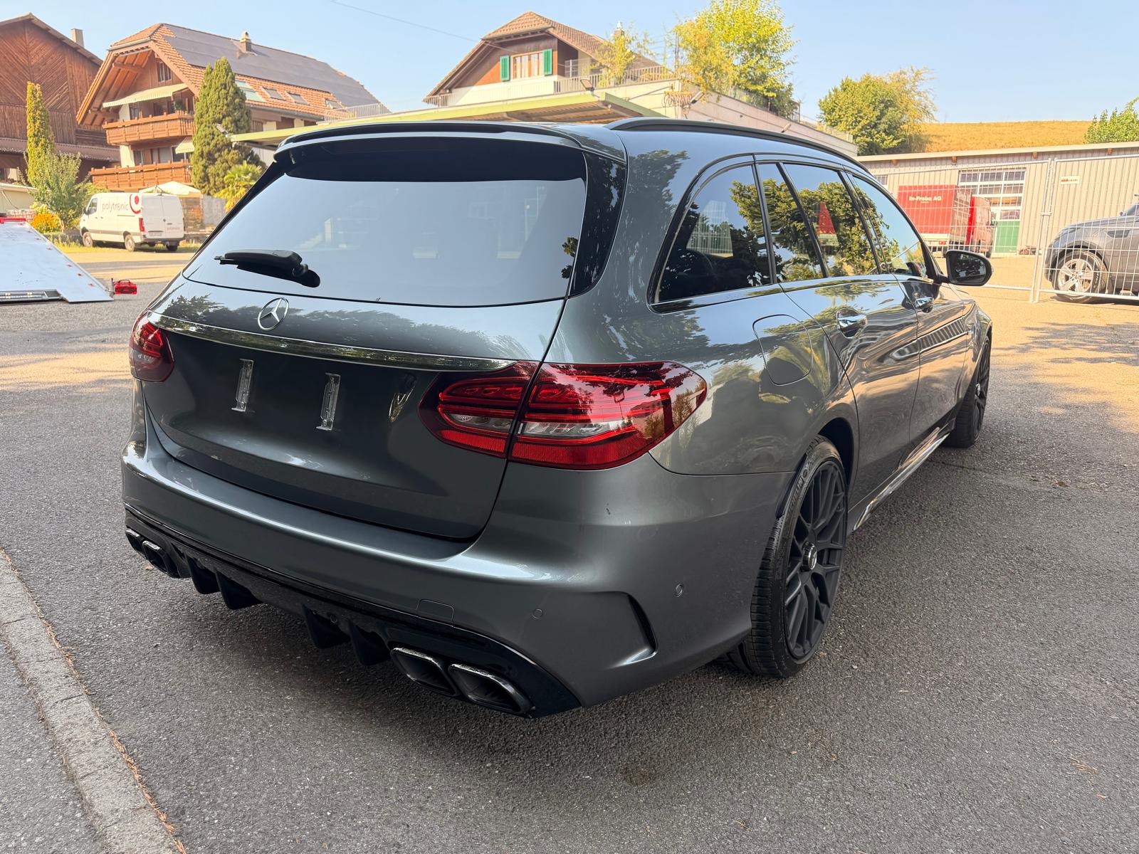 MERCEDES-BENZ C 63 AMG-image-2