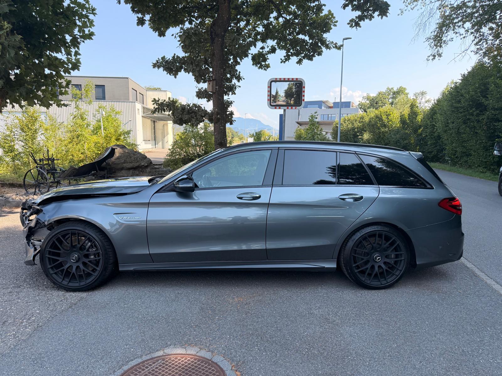 MERCEDES-BENZ C 63 AMG-image-4
