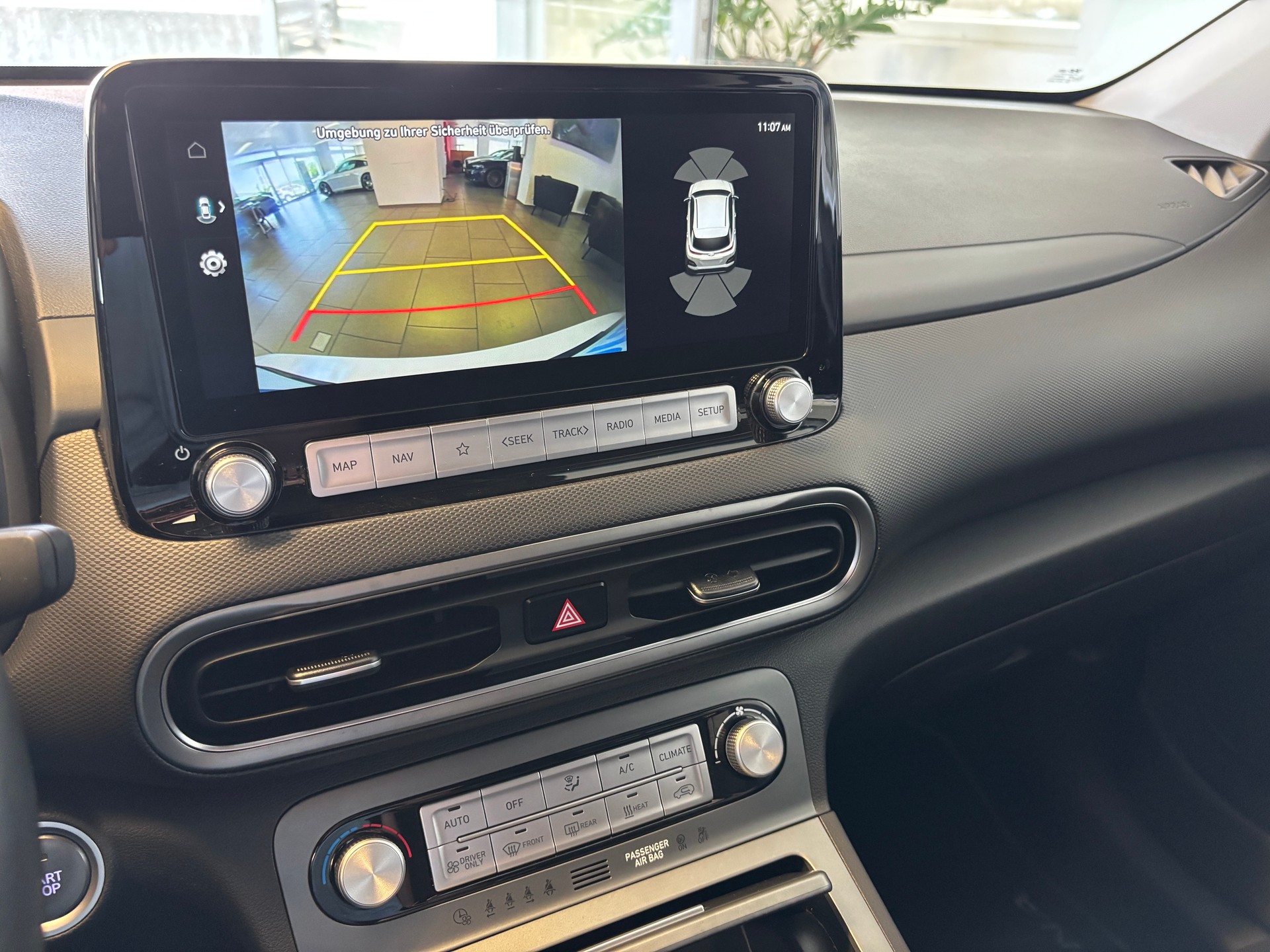 HYUNDAI Kona EV Amplia 64kWh-image-11