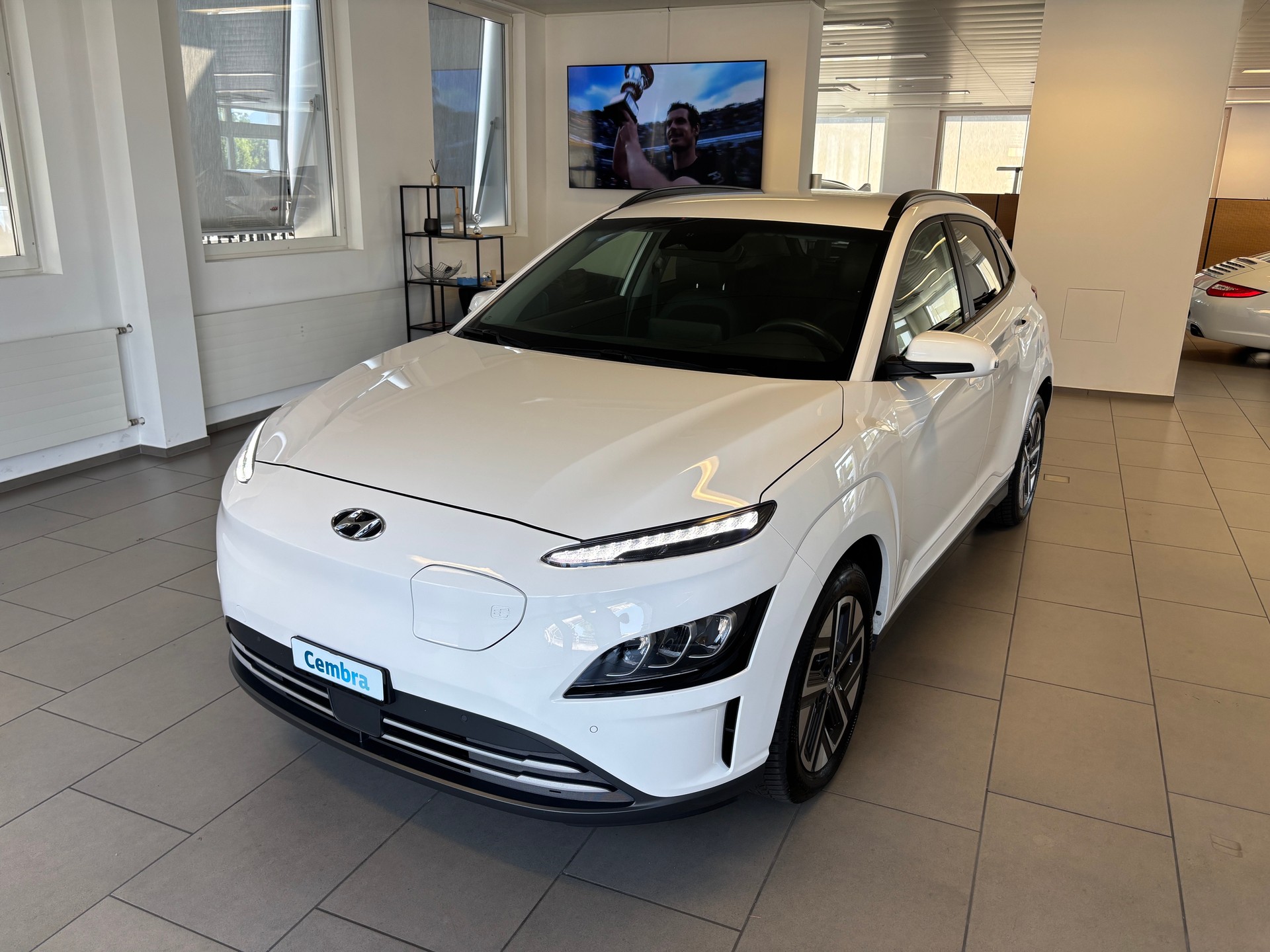 HYUNDAI Kona EV Amplia 64kWh-image-0