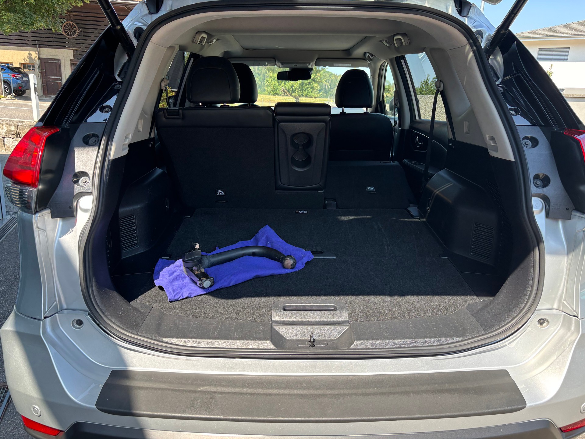 NISSAN X-Trail 1.7 dCi tekna 4x4-image-5