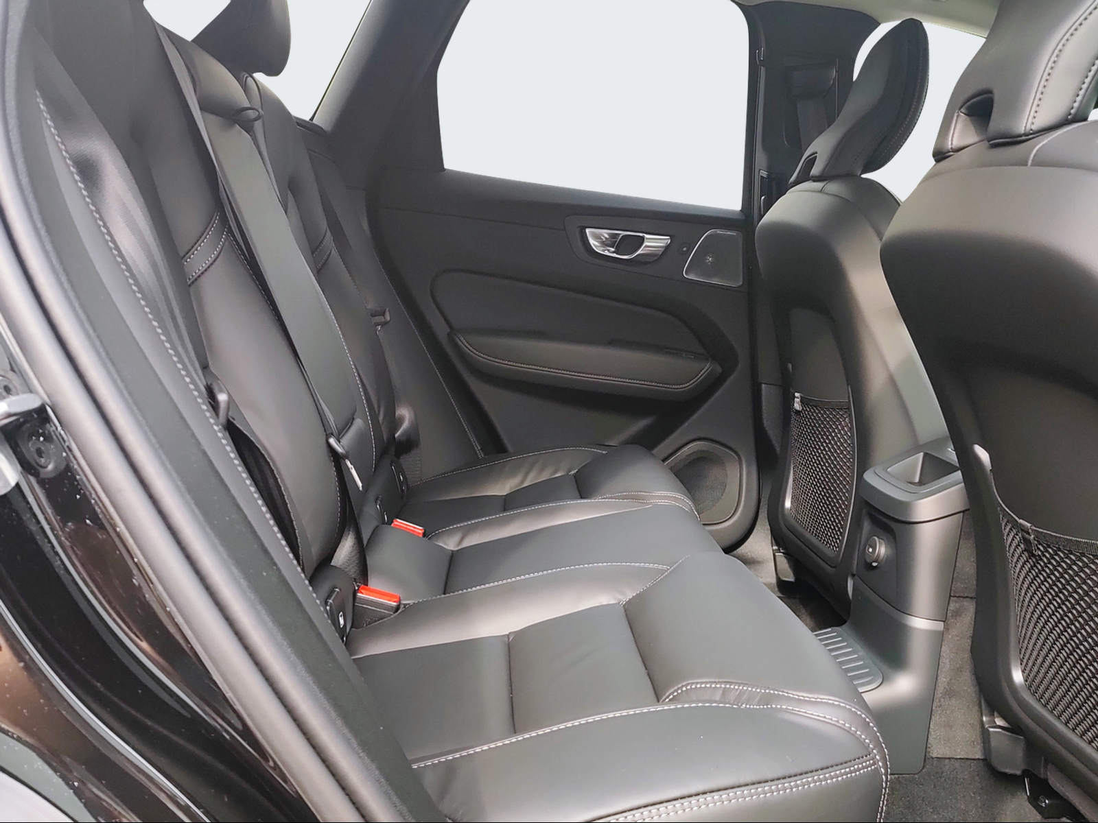 VOLVO XC60 2.0 T8 TE XCLUSIVE Ultra Dark eAWD-image-12