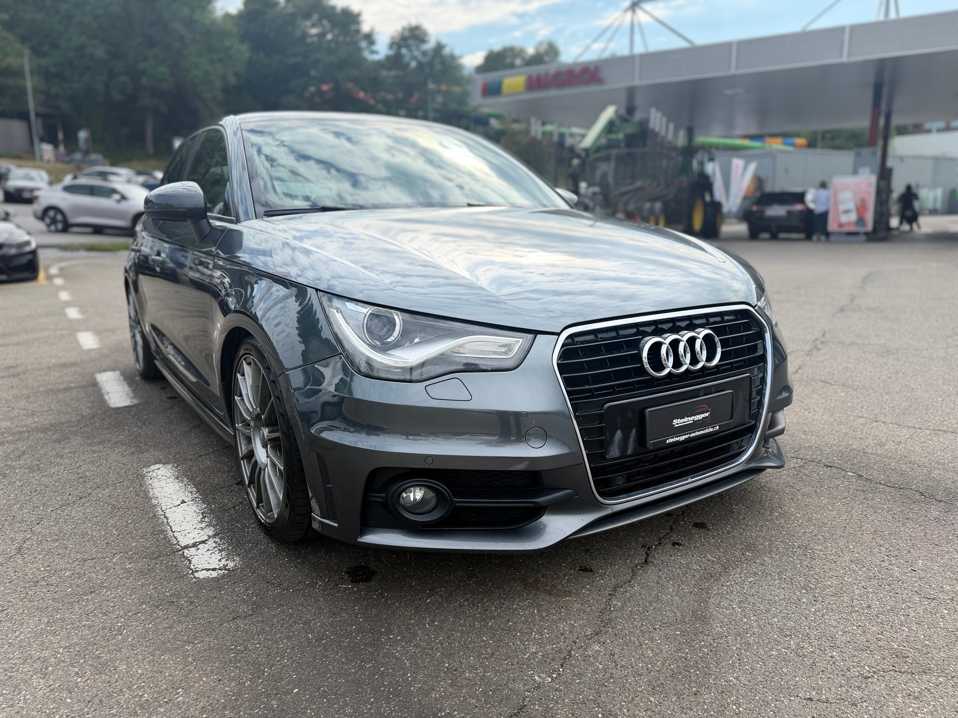 AUDI A1 Sportback Sport 1.4 TFSI Ambition S-tronic-showroom-element-1