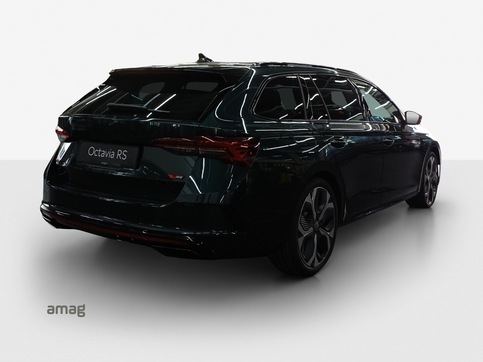 SKODA Octavia Combi 2.0 TSI DSG RS 30 Years Edition-image-4